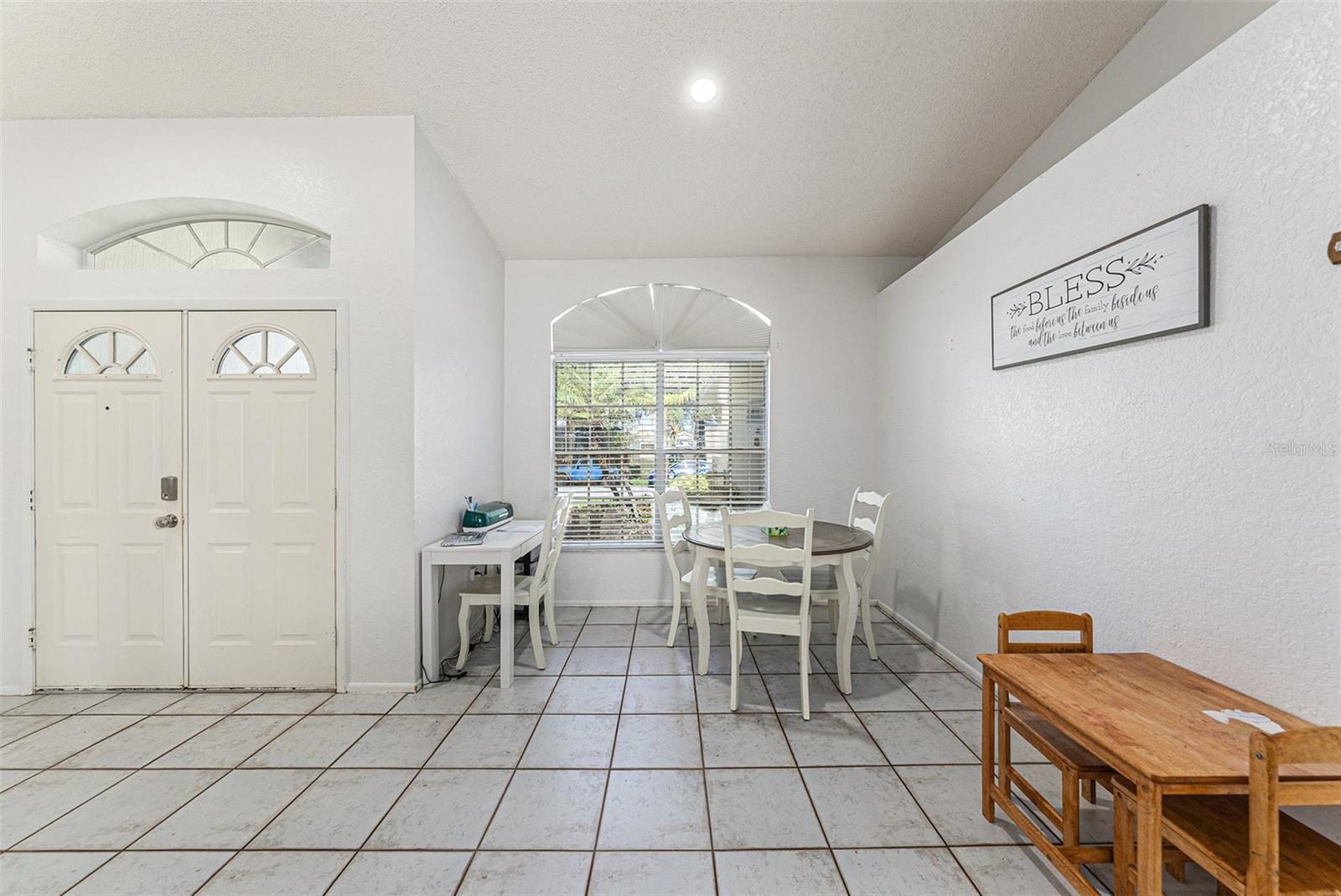 7330 Fairwood Ave, New Port Richey, FL 34653 - Dining Area/Entry