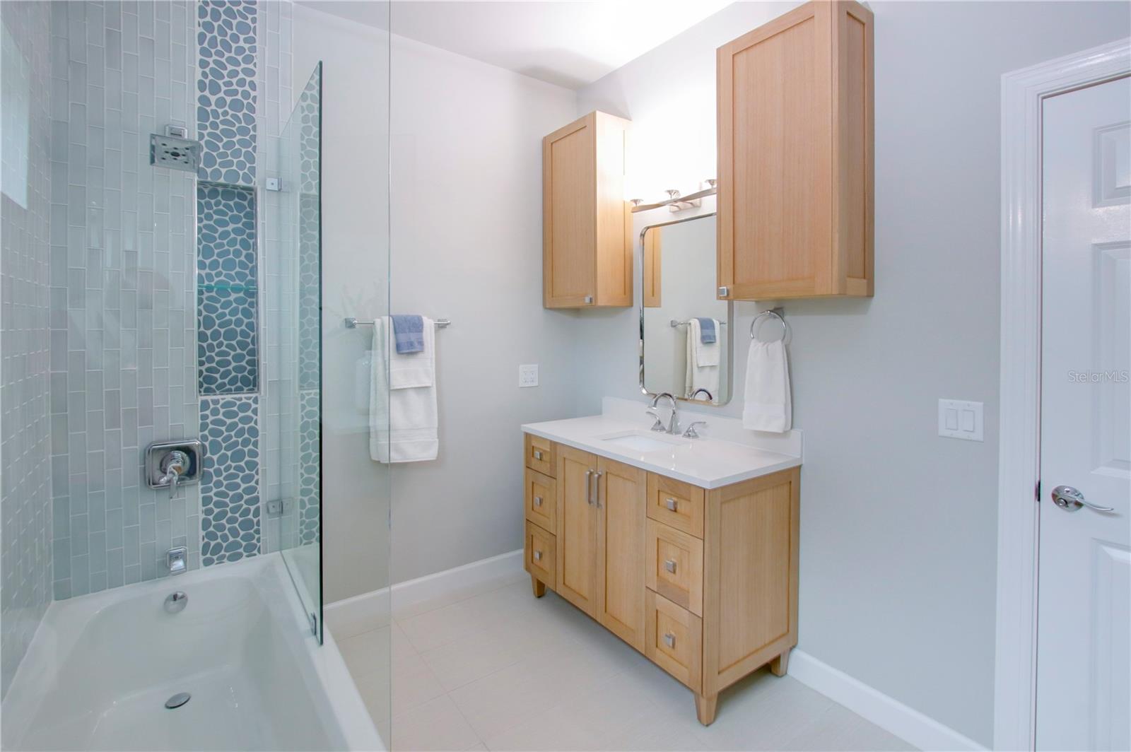 Niche in shower