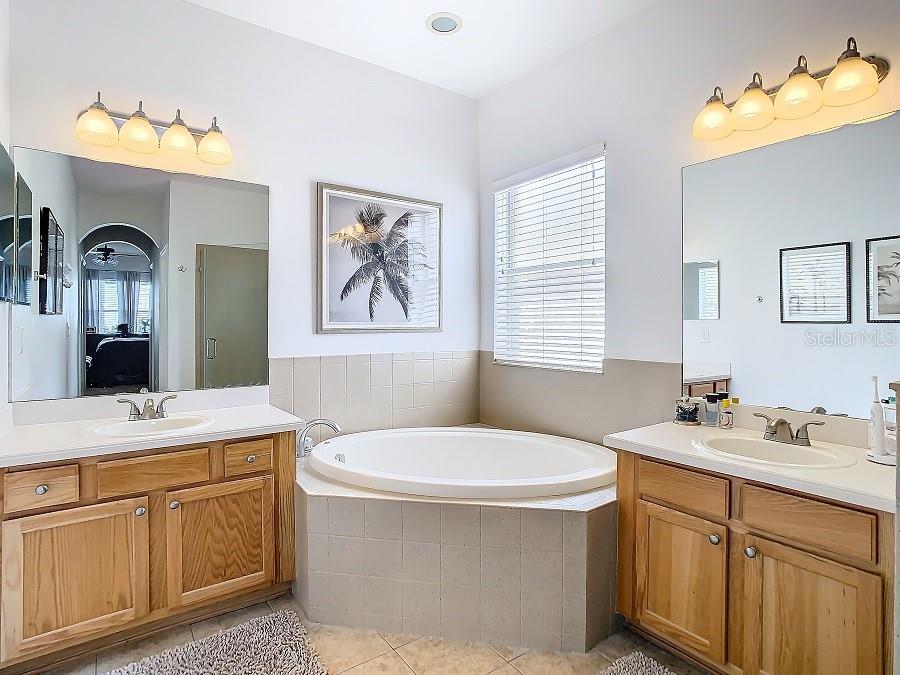 Split vanities and a garden tub