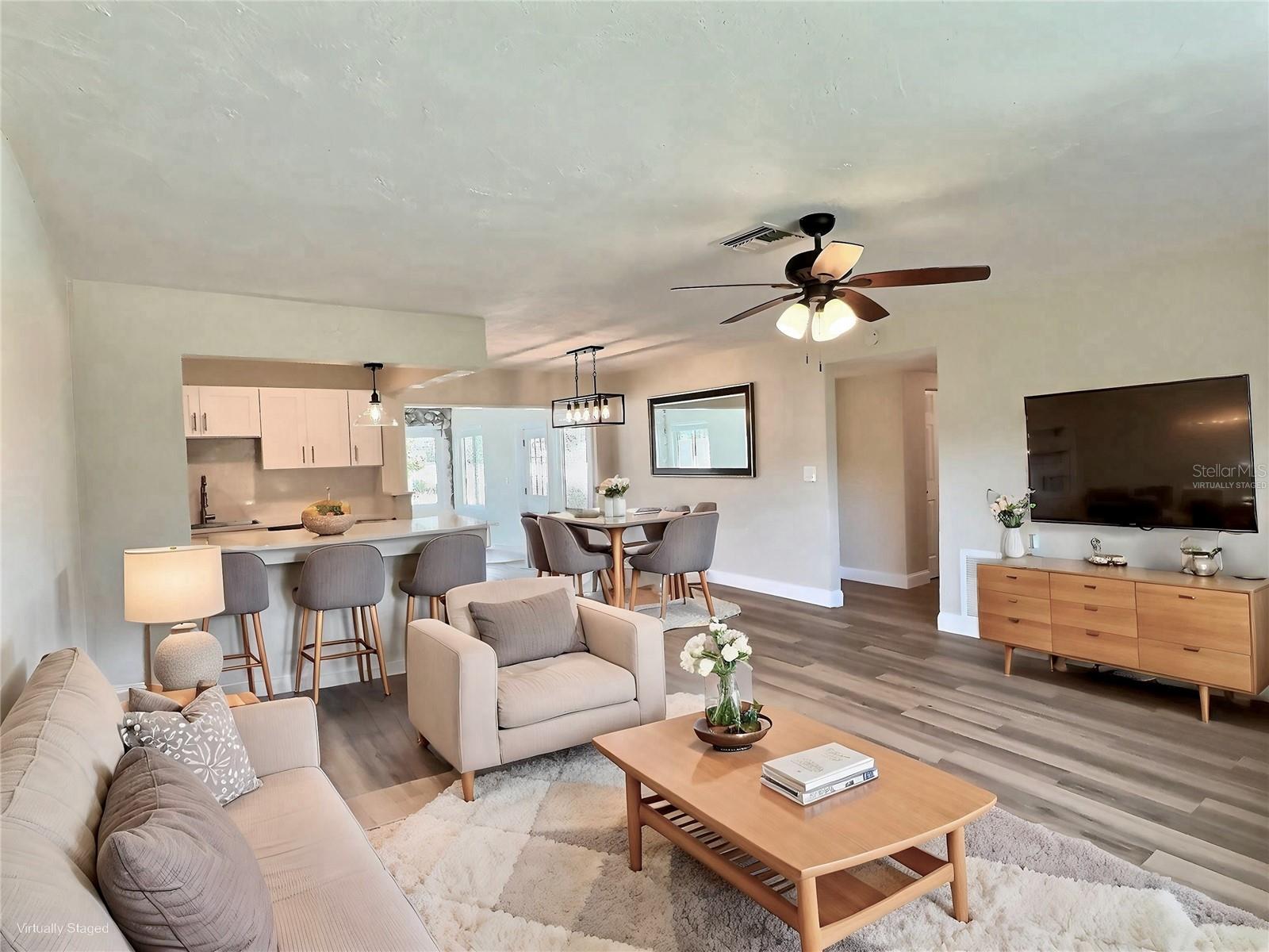 *VIRTUALLY STAGED* Living/ Dining area