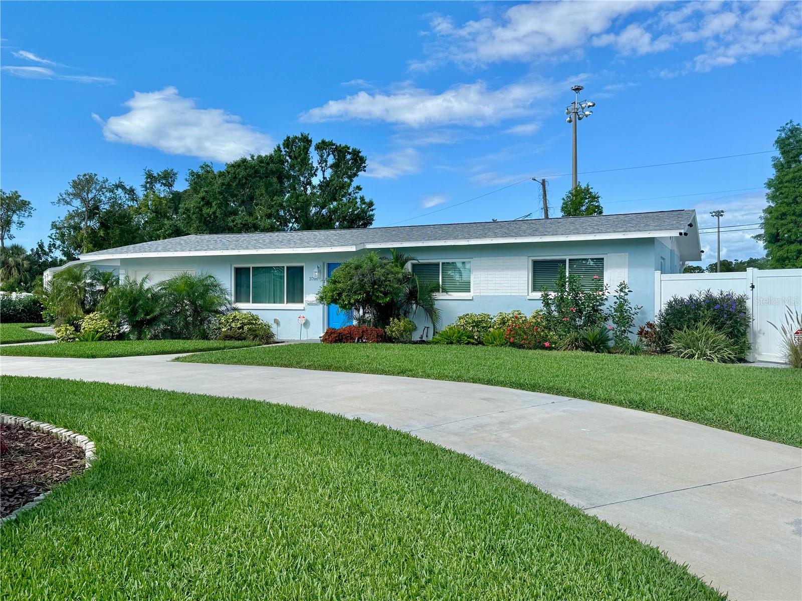 Large circular driveway