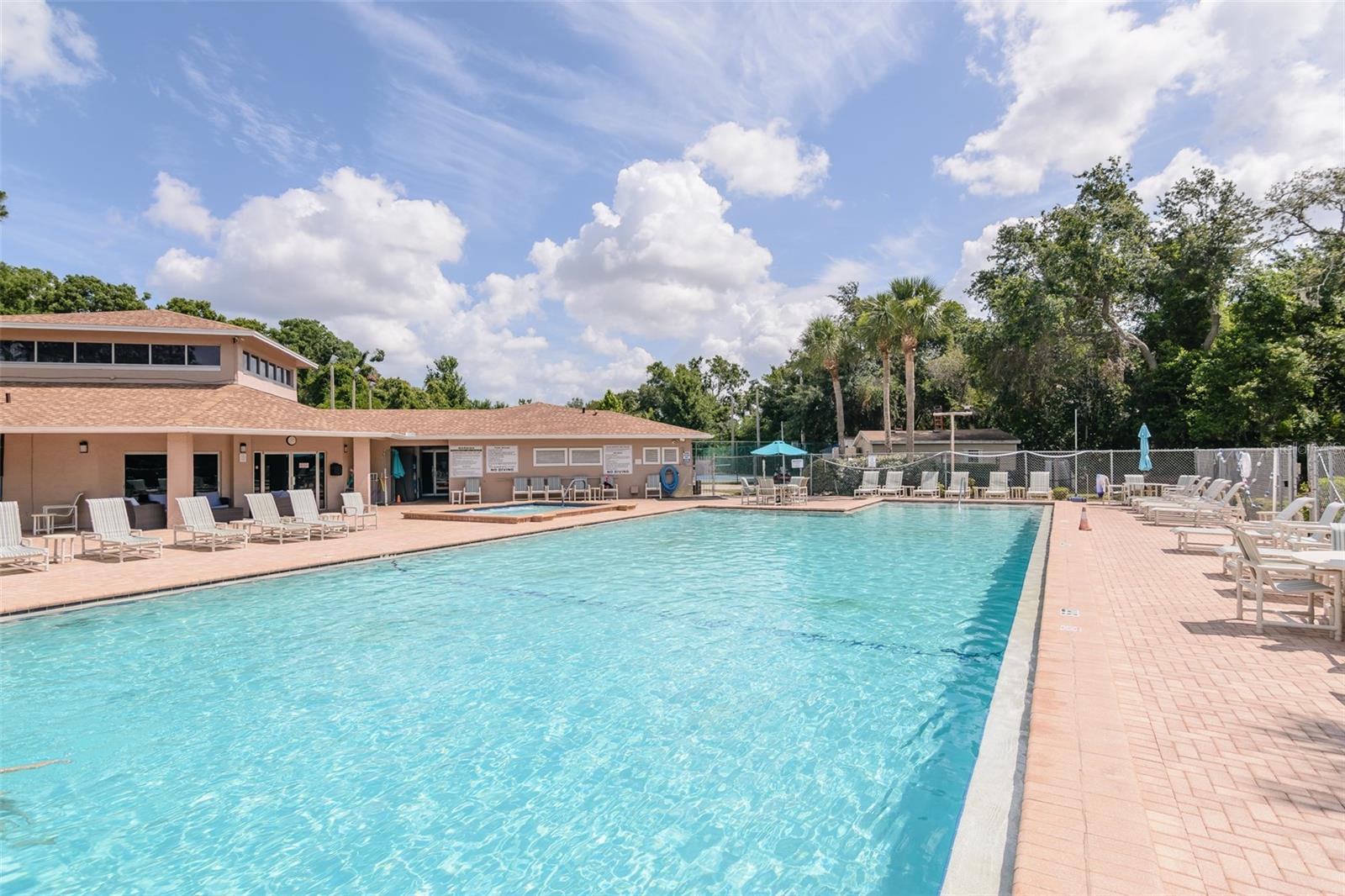 Grand sparkling pool!