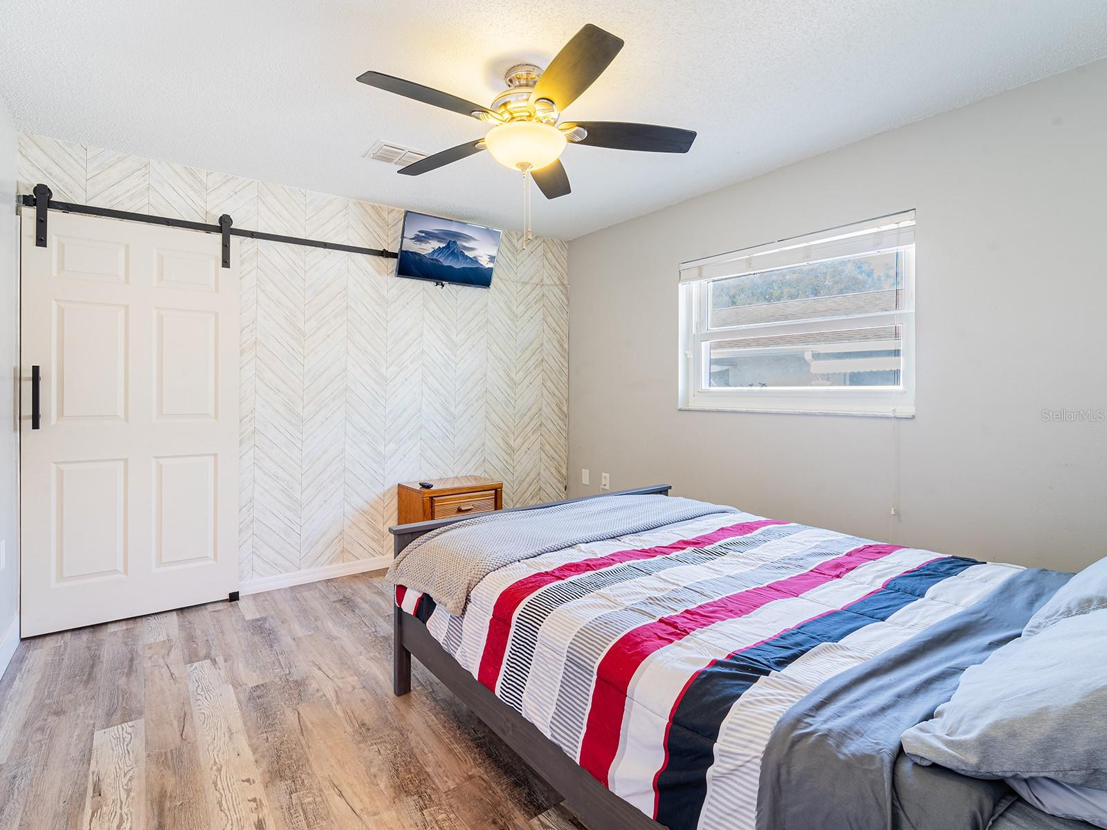 BEDROOM 2