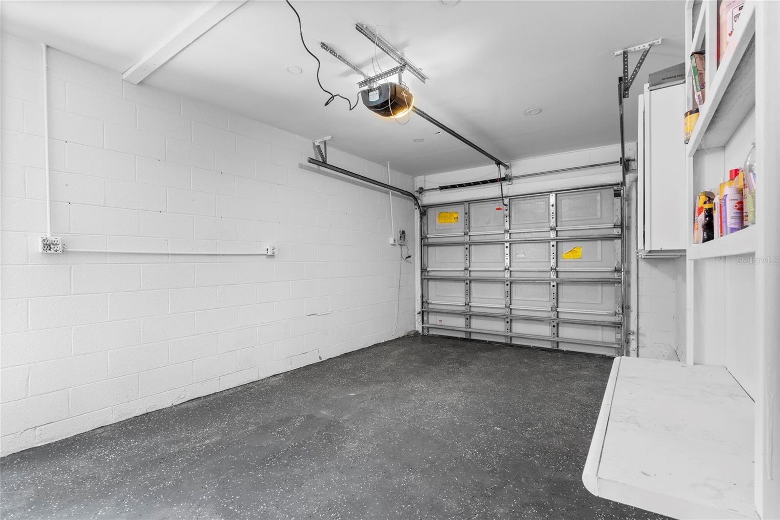 Garage with washer/dryer hookups