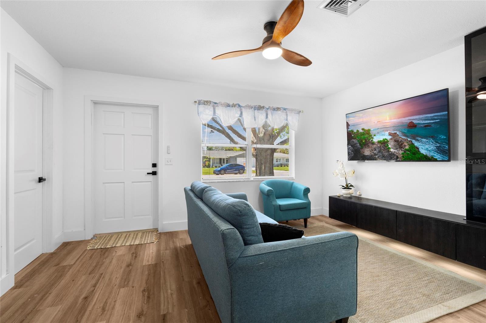 Living room with built in entertainment center