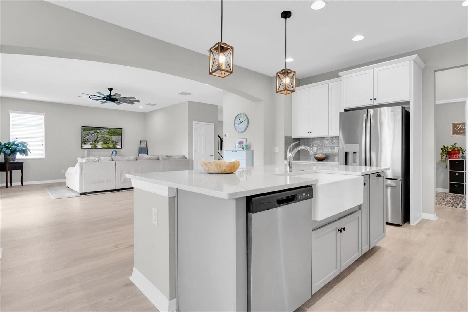 OPEN FLOOR PLAN