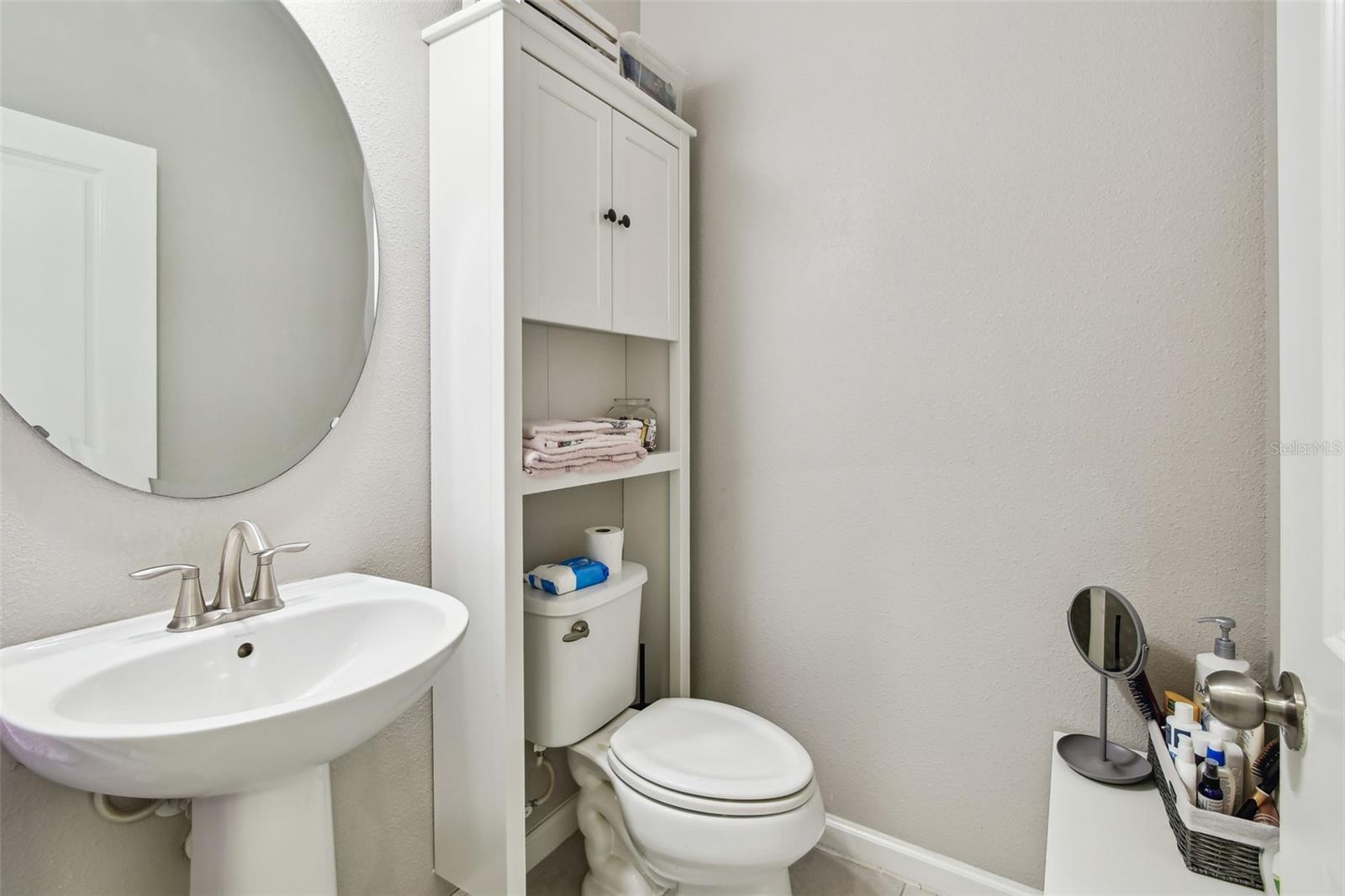 Guest 1/2 Bath - 1st Level