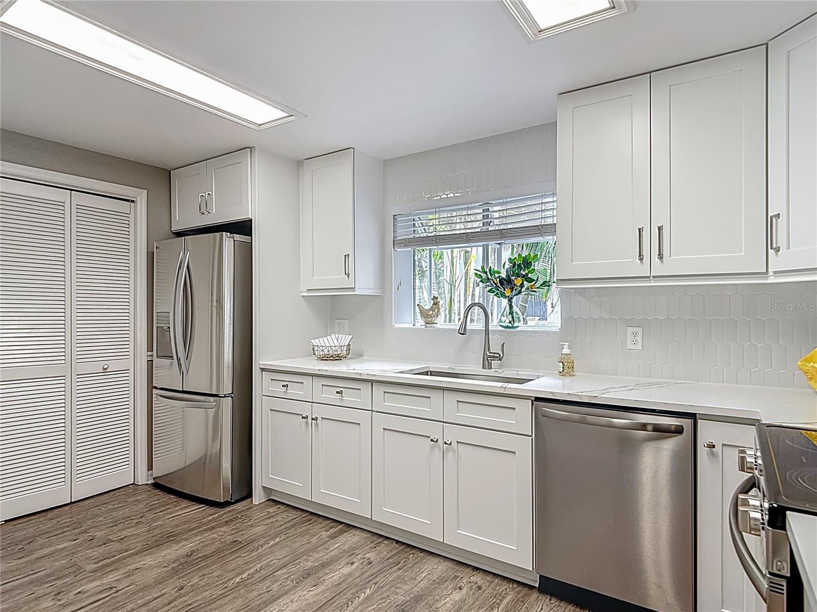 FULLY REMODELED KITCHEN