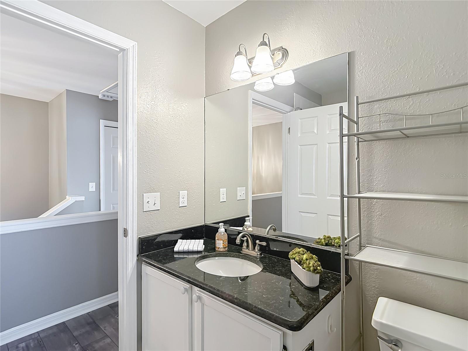 UPSTAIRS FULL BATH