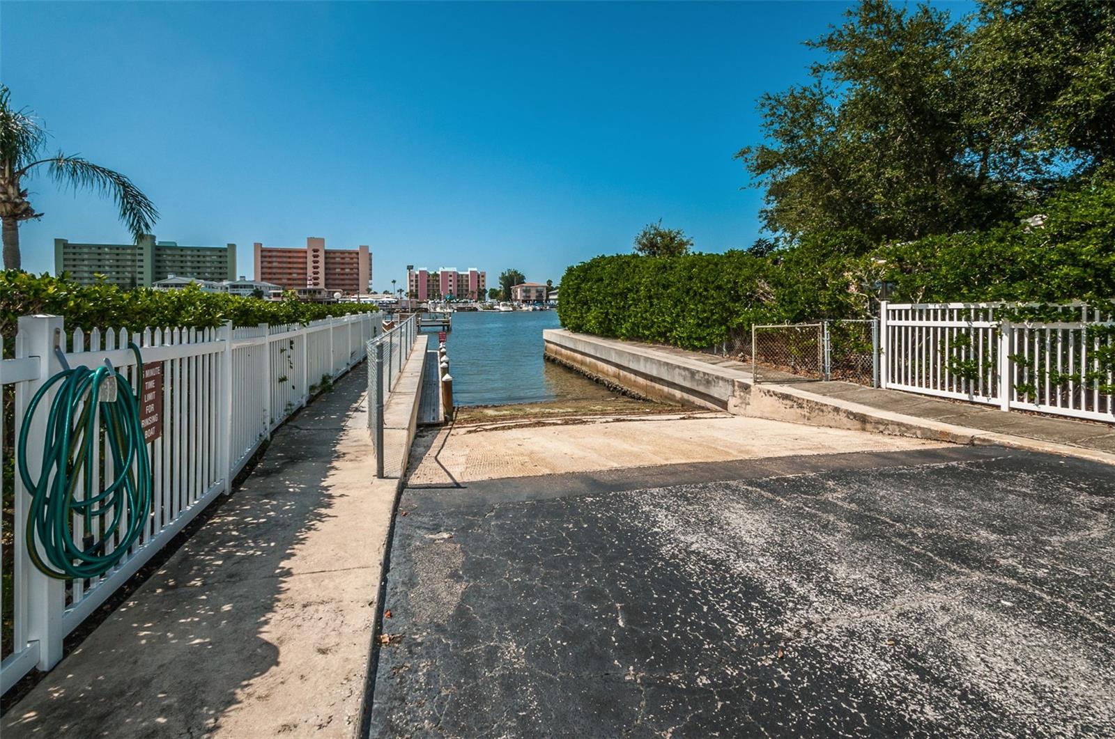 ... Boat Ramp is accessible to All Owners Who Live in Imperial Point. Owning a small Craft - Kayaks Etc is Quite Common At Imperial Point.