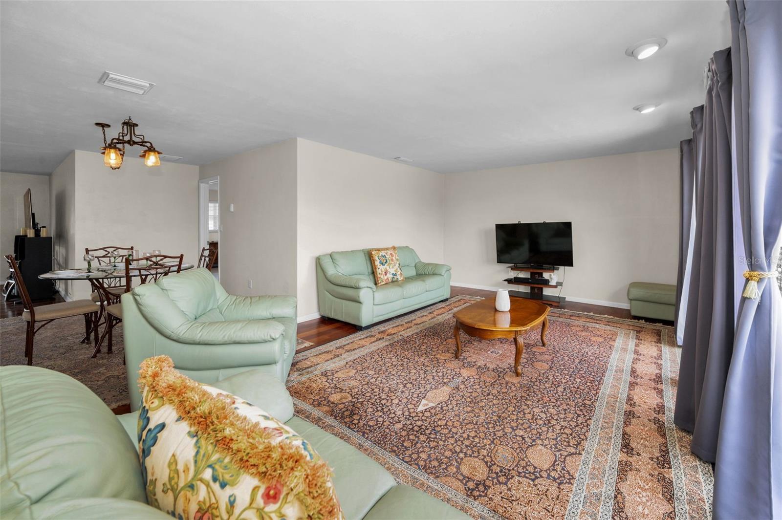 .. Living Room Looking In.