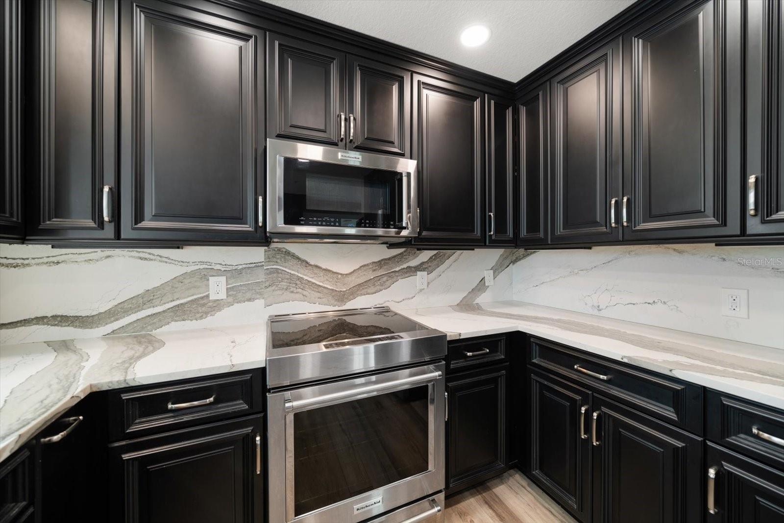 Fully equipped kitchen.