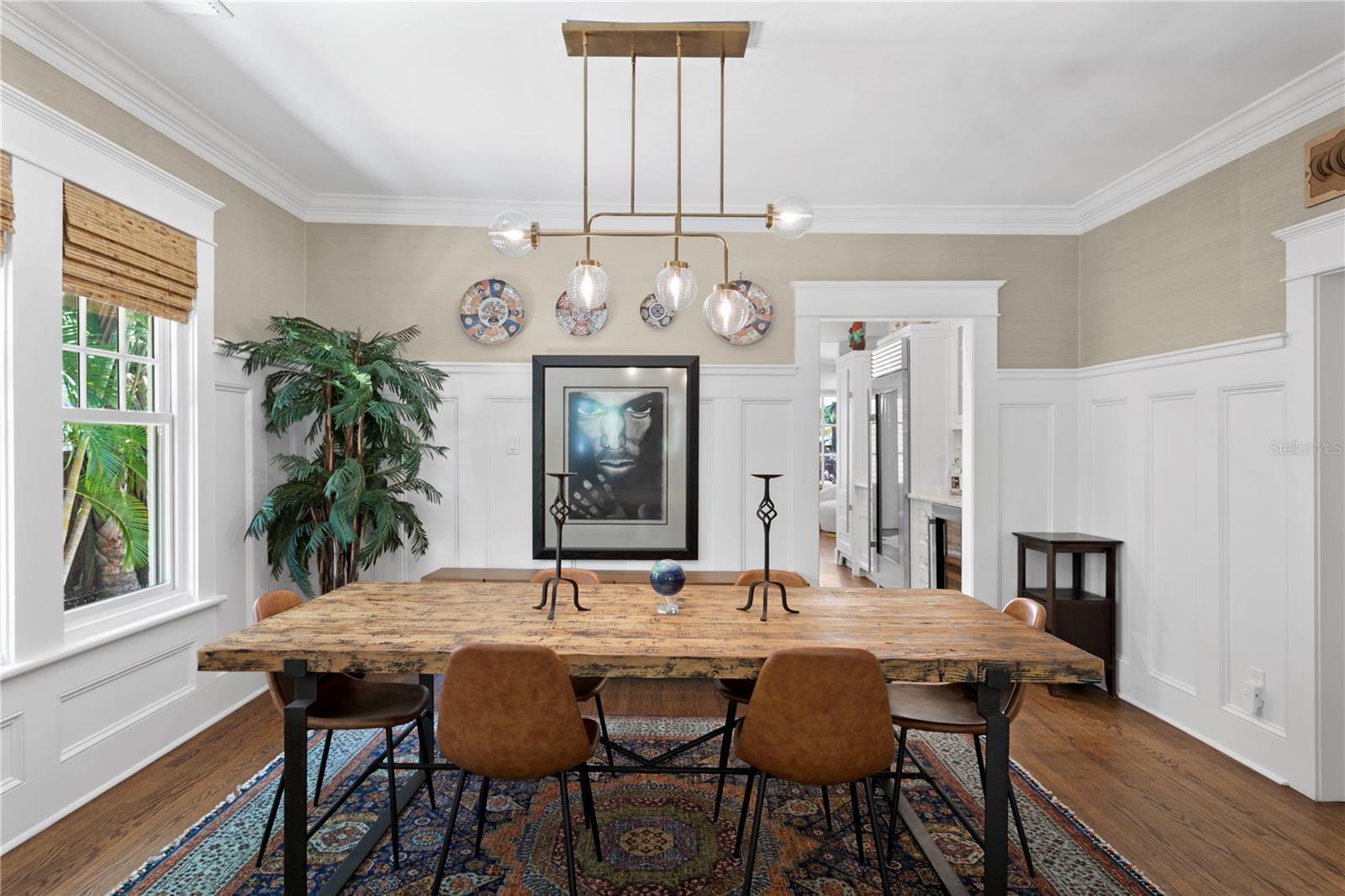 Great dining space to have friends and family over
