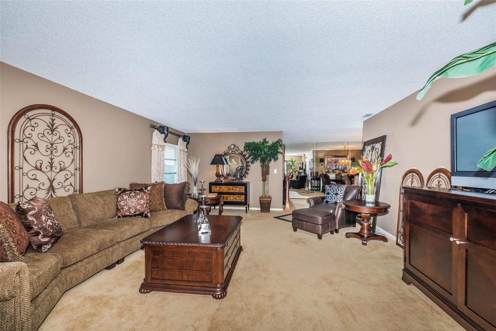 Spacious living area with motor controlled blinds