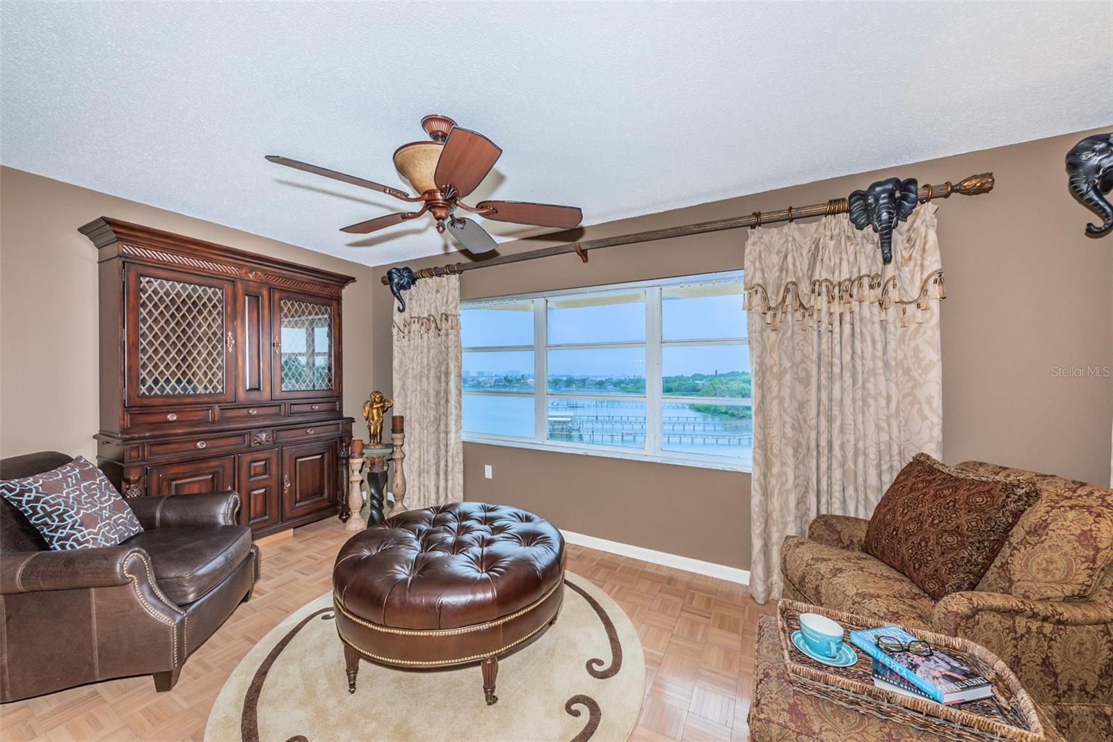 Florida reading room or den