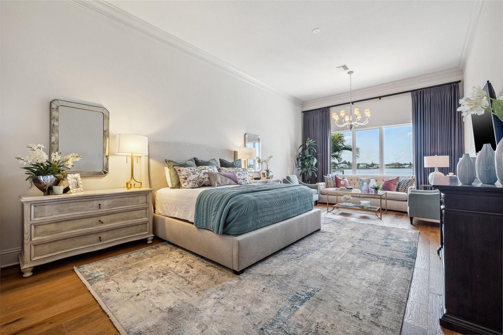 Primary suite
