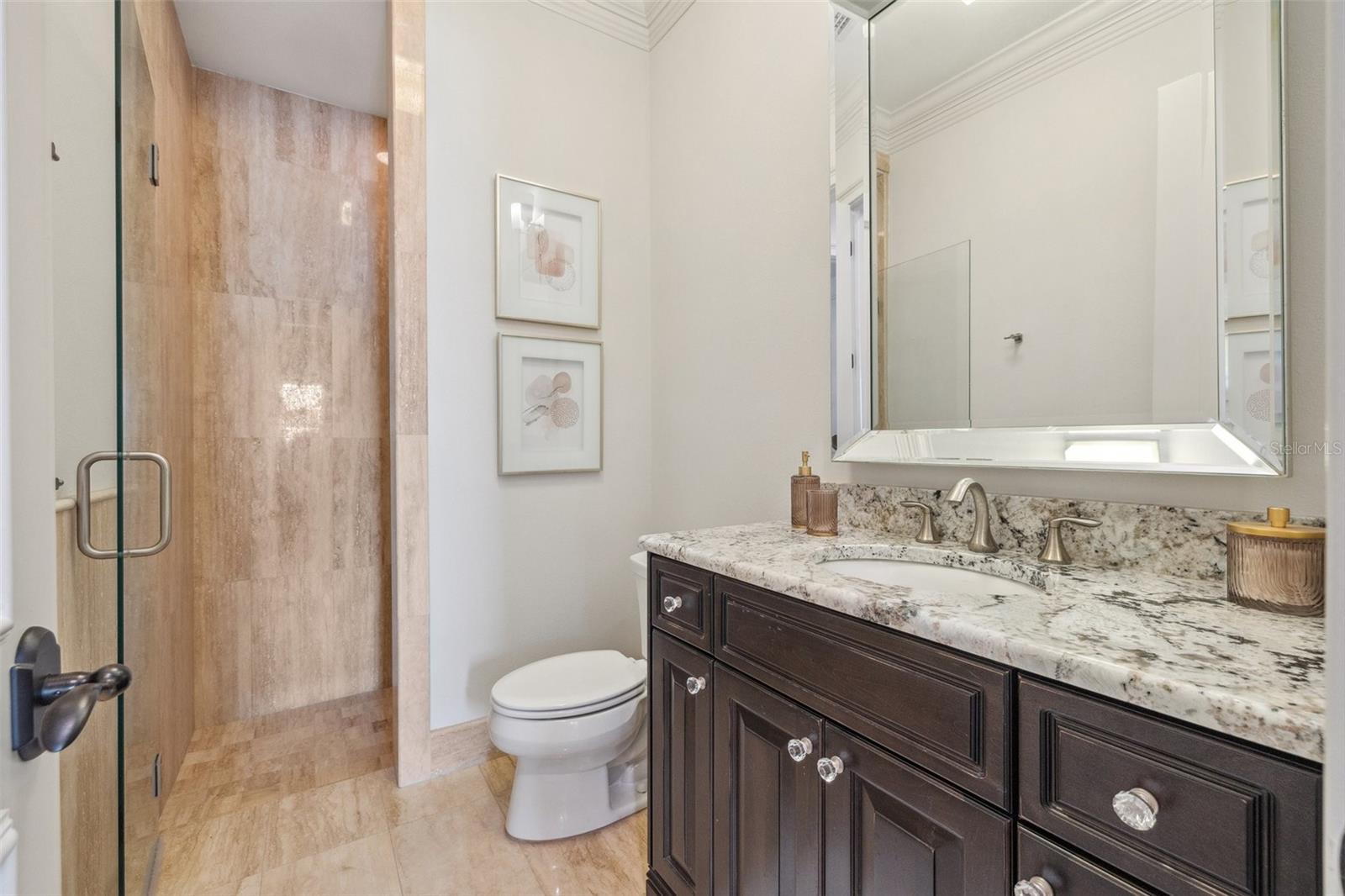 Guest en suite bath