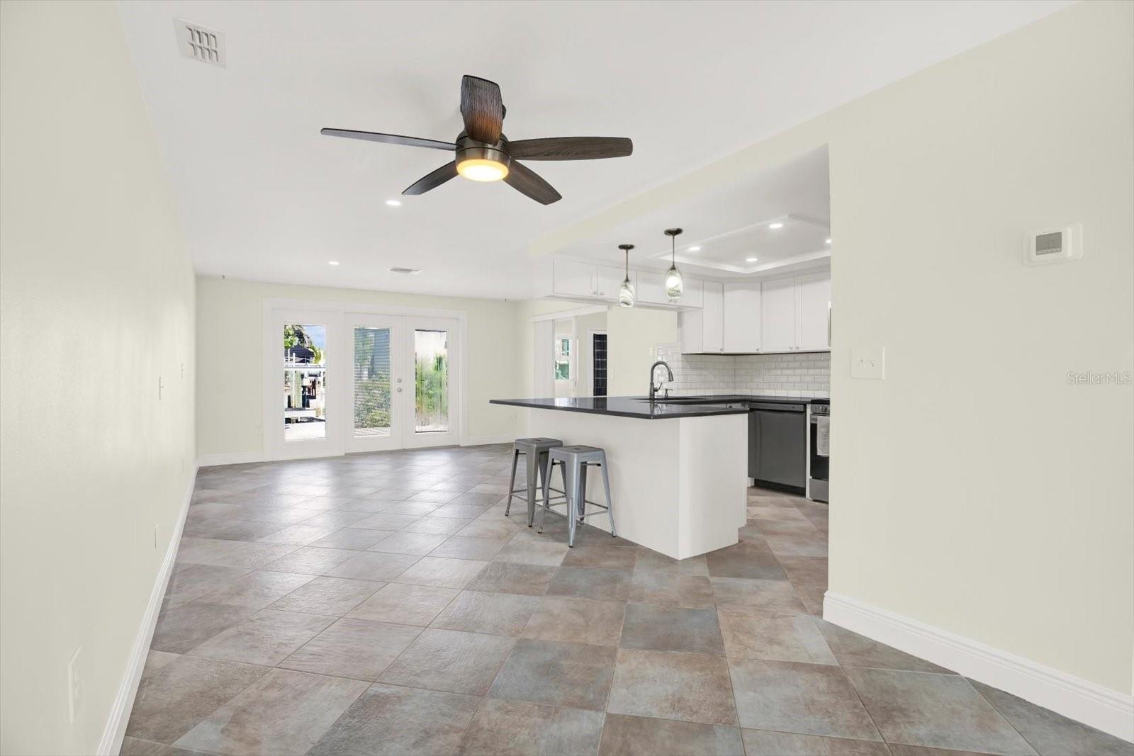 Dining/Kitchen