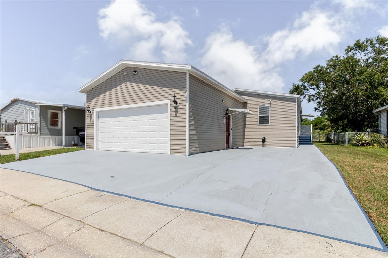 FRONT EXTERIOR-6 CAR PARKING