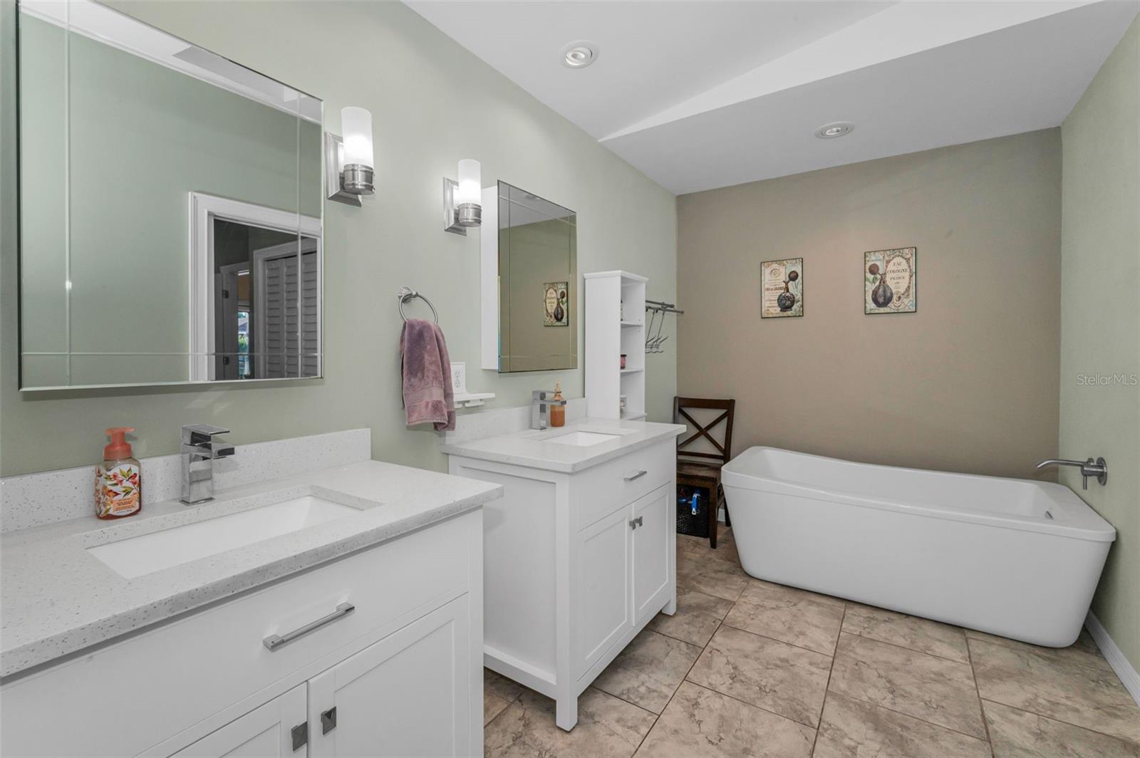 En-suite Primary Bathroom