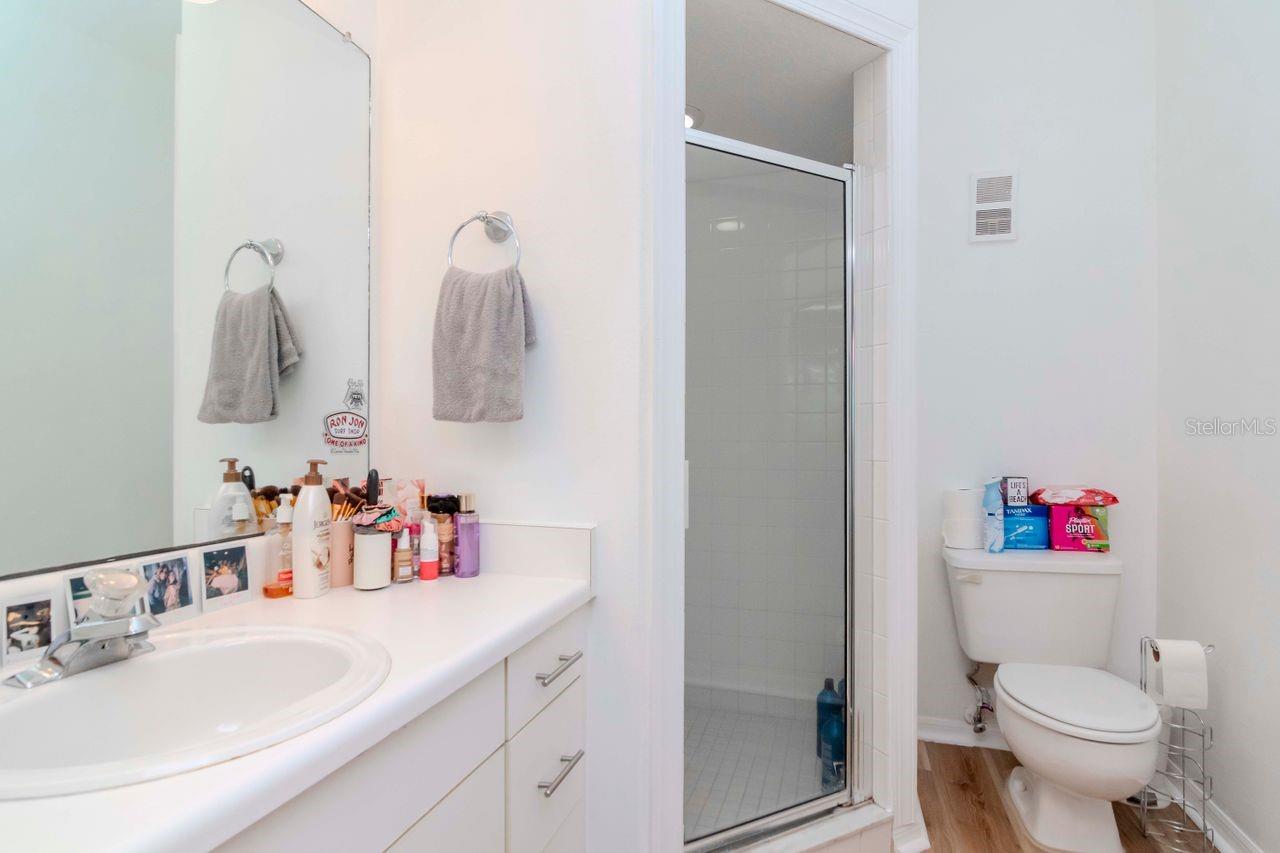 3rd bedroom ensuite bathroom