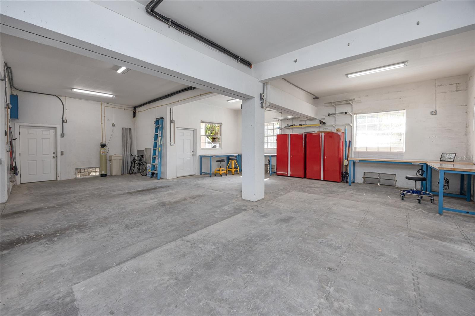 4+ car garage