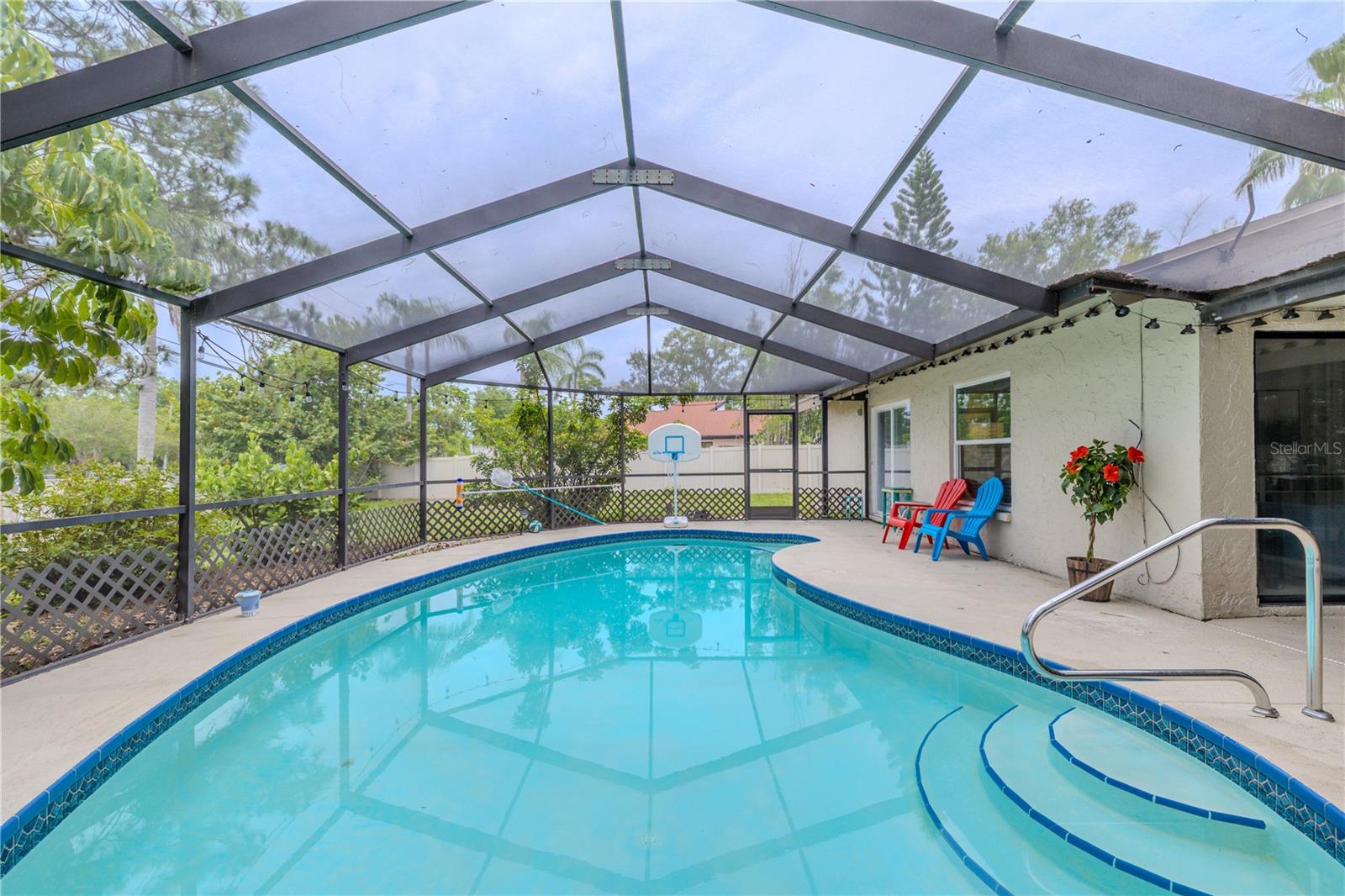 Screen in lanai and pool