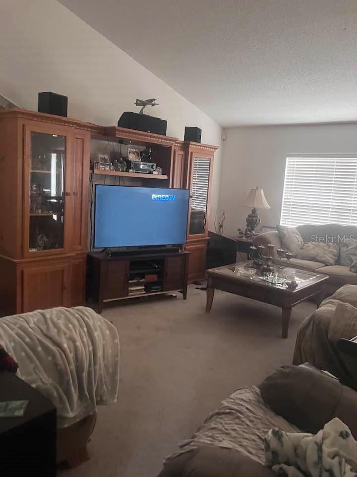 TB8389671