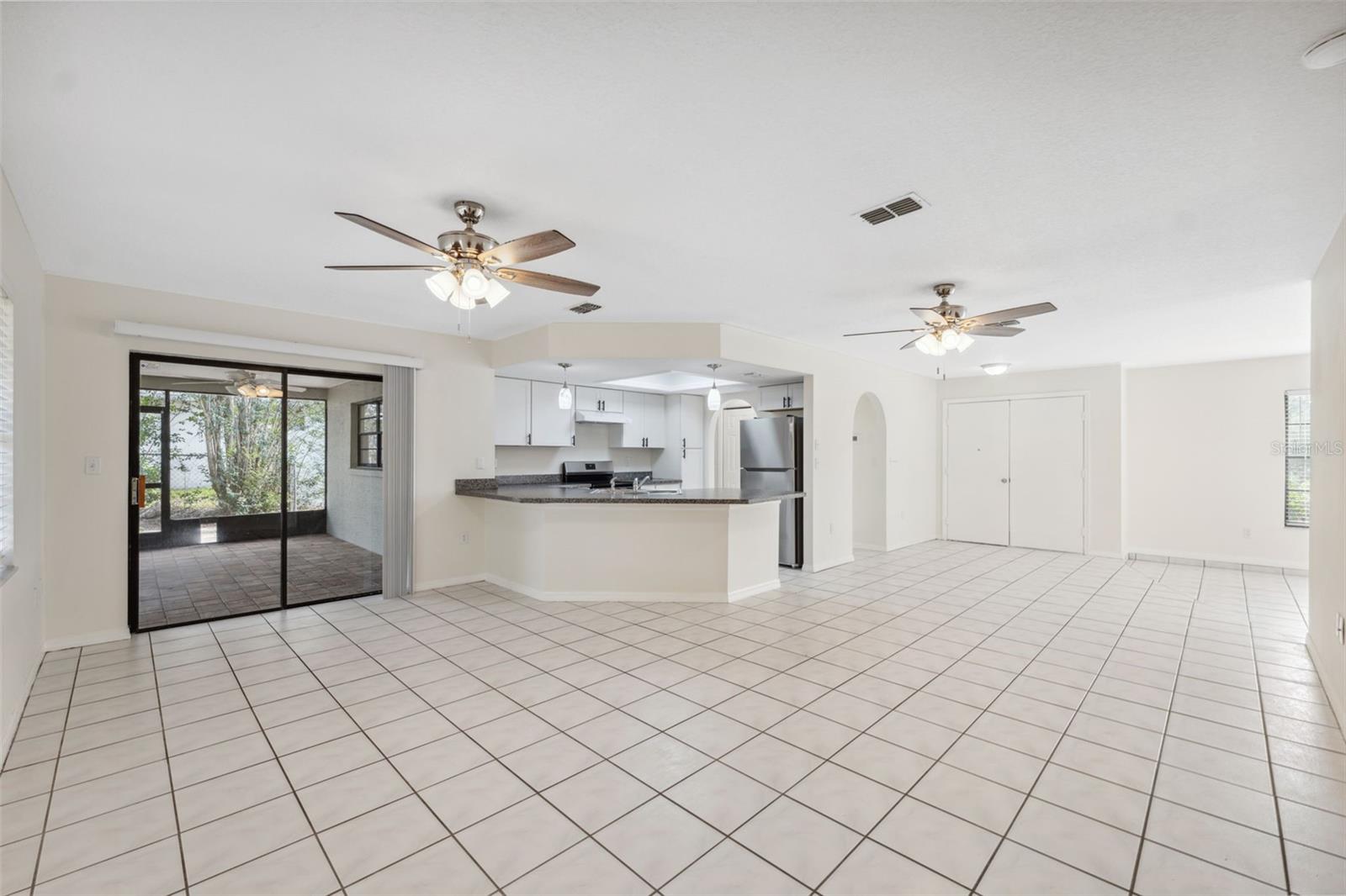 Dining/Kitchen