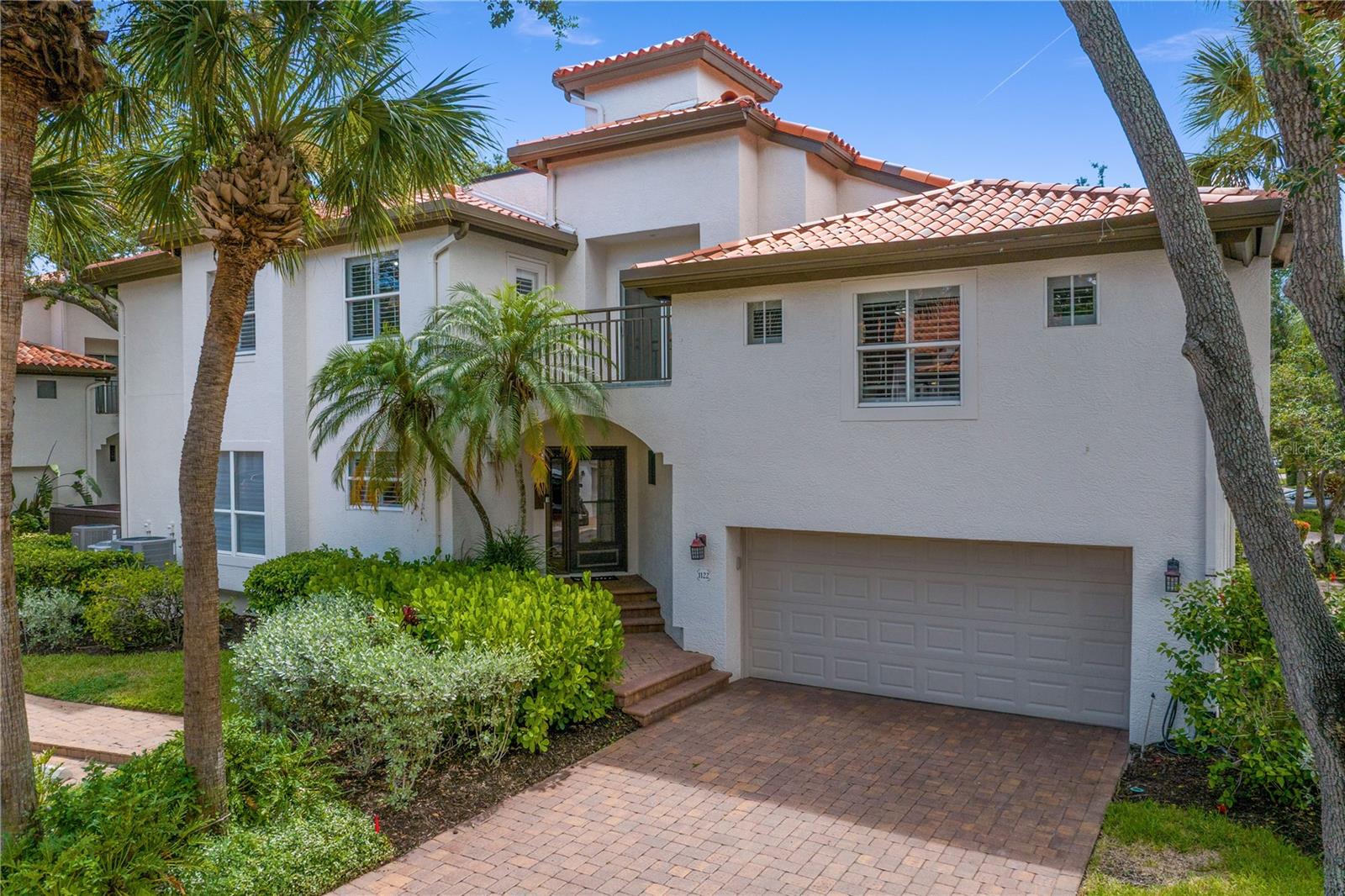 Welcome home to 1122 Shipwatch Circle!