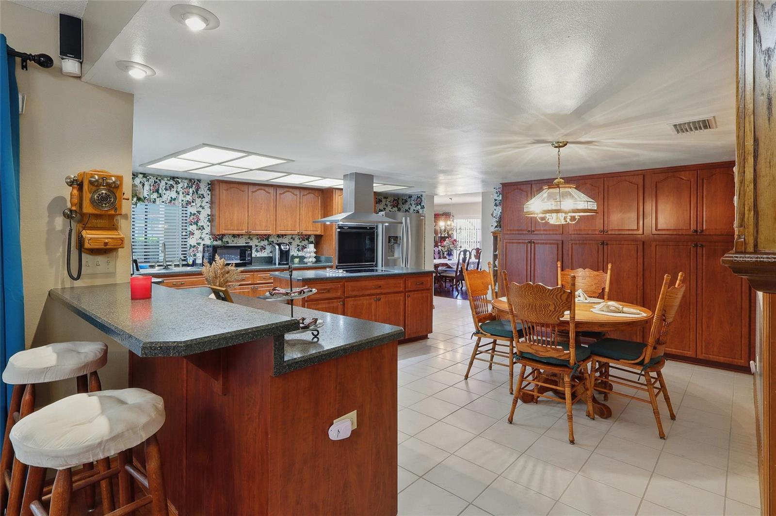 Eat in kitchen