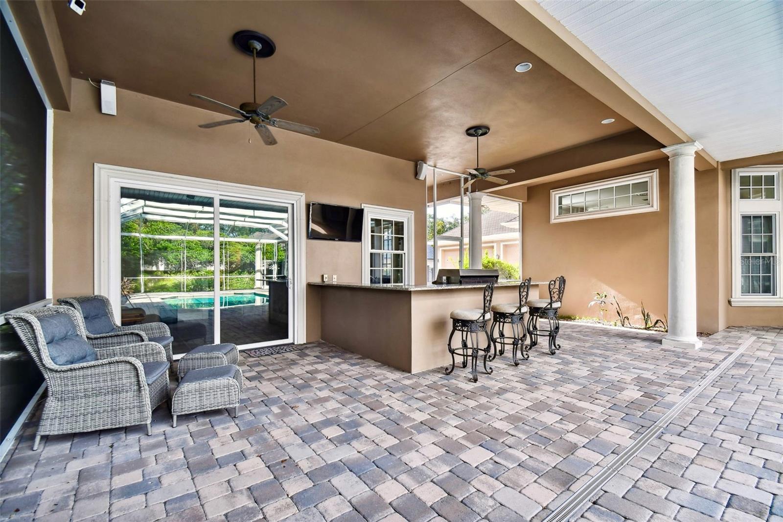 Outdoor Kitchen