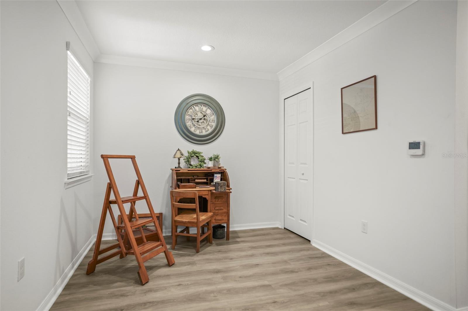 Ustairs loft