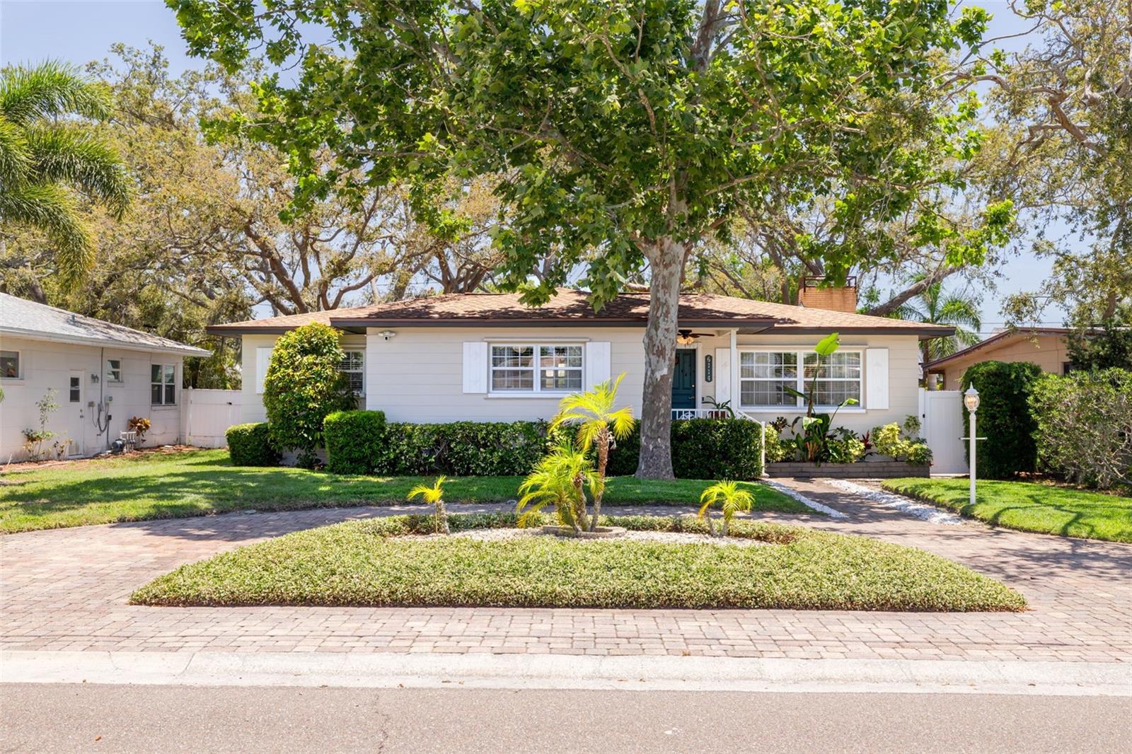 So much curb appeal!