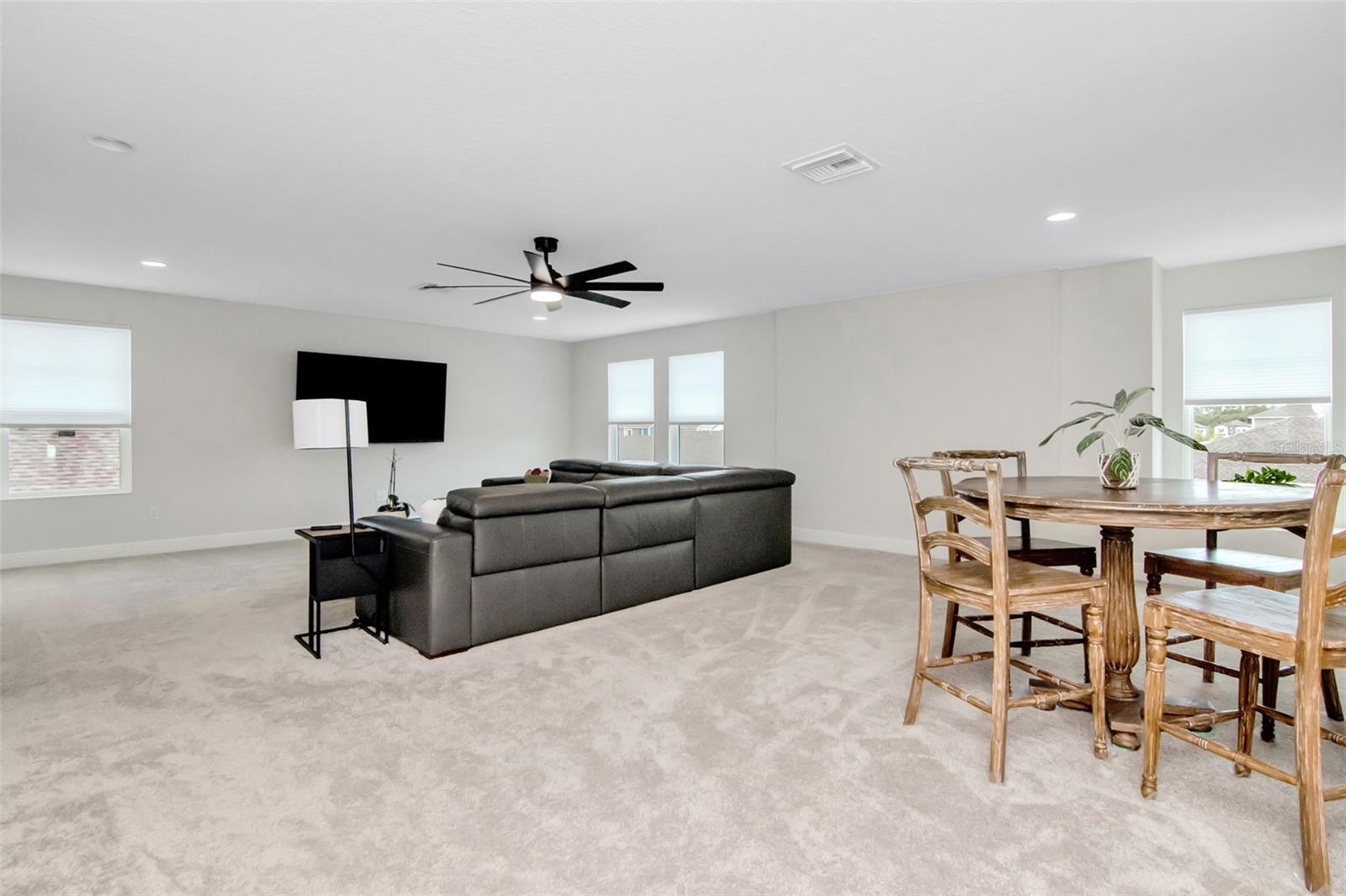 2nd Floor Bonus Room isexpansive
