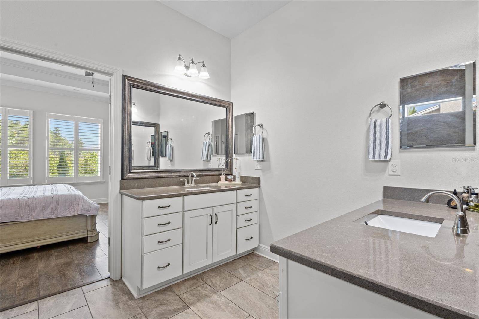 Primary Bathroom - en suite