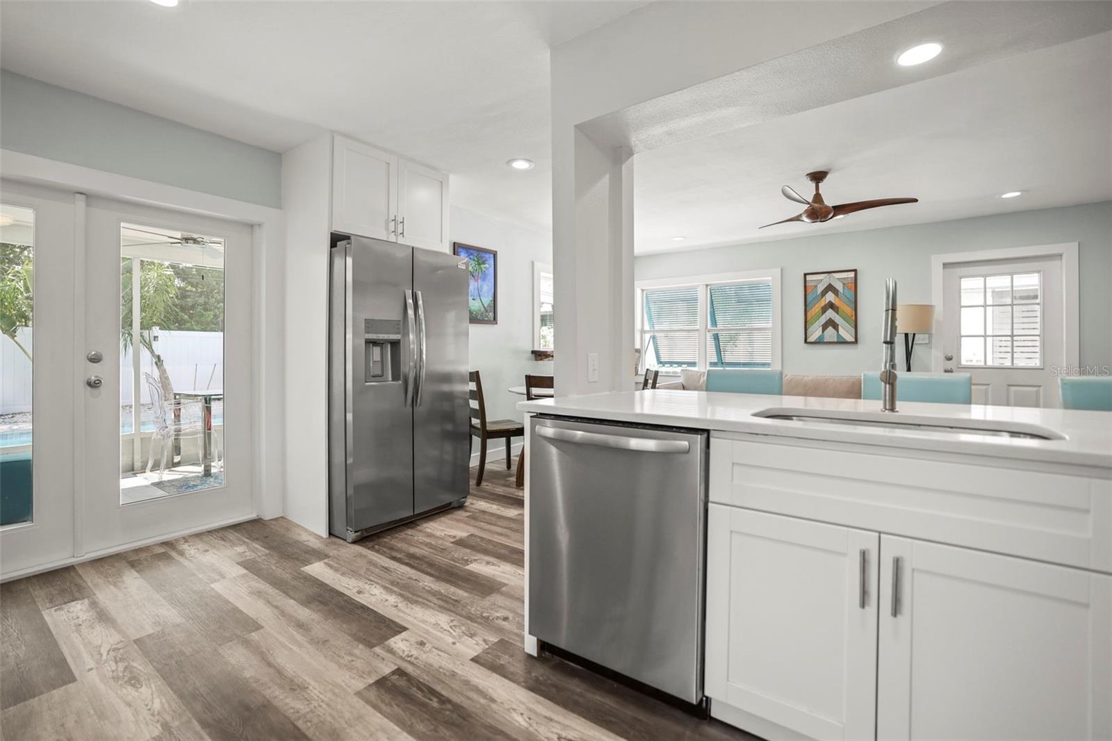 Bright and airy - view to the pool. Fun and easy entertaining