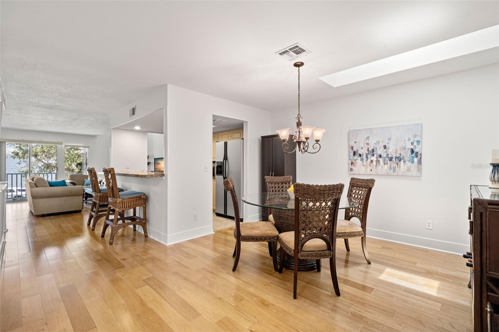 Dining/kitchen/bar