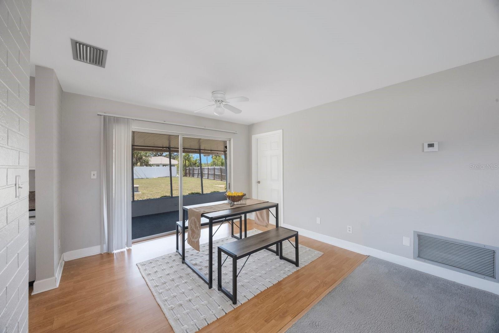 Nice dining area off kitchen!