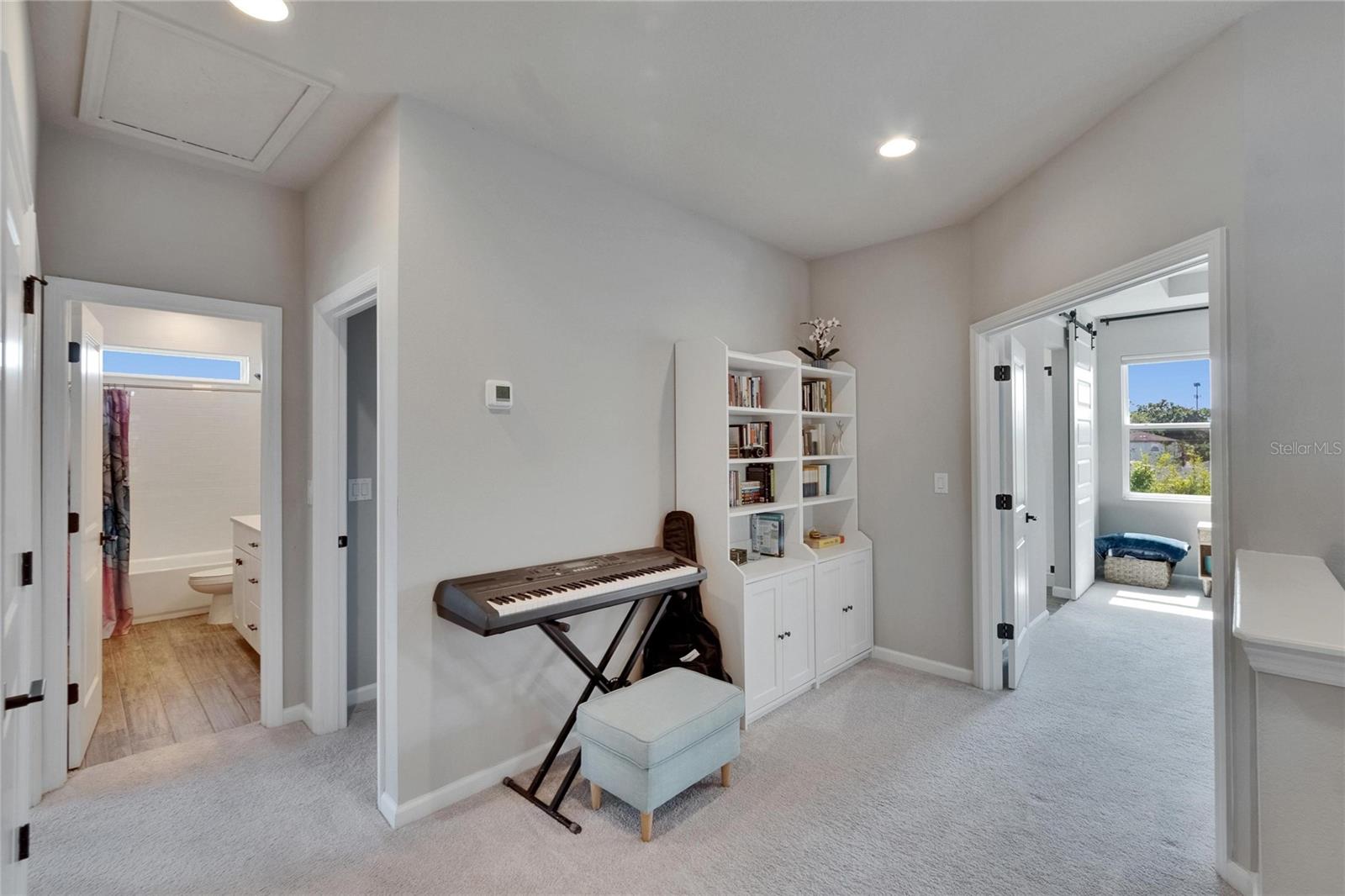 Upstairs Landing/ FLEX