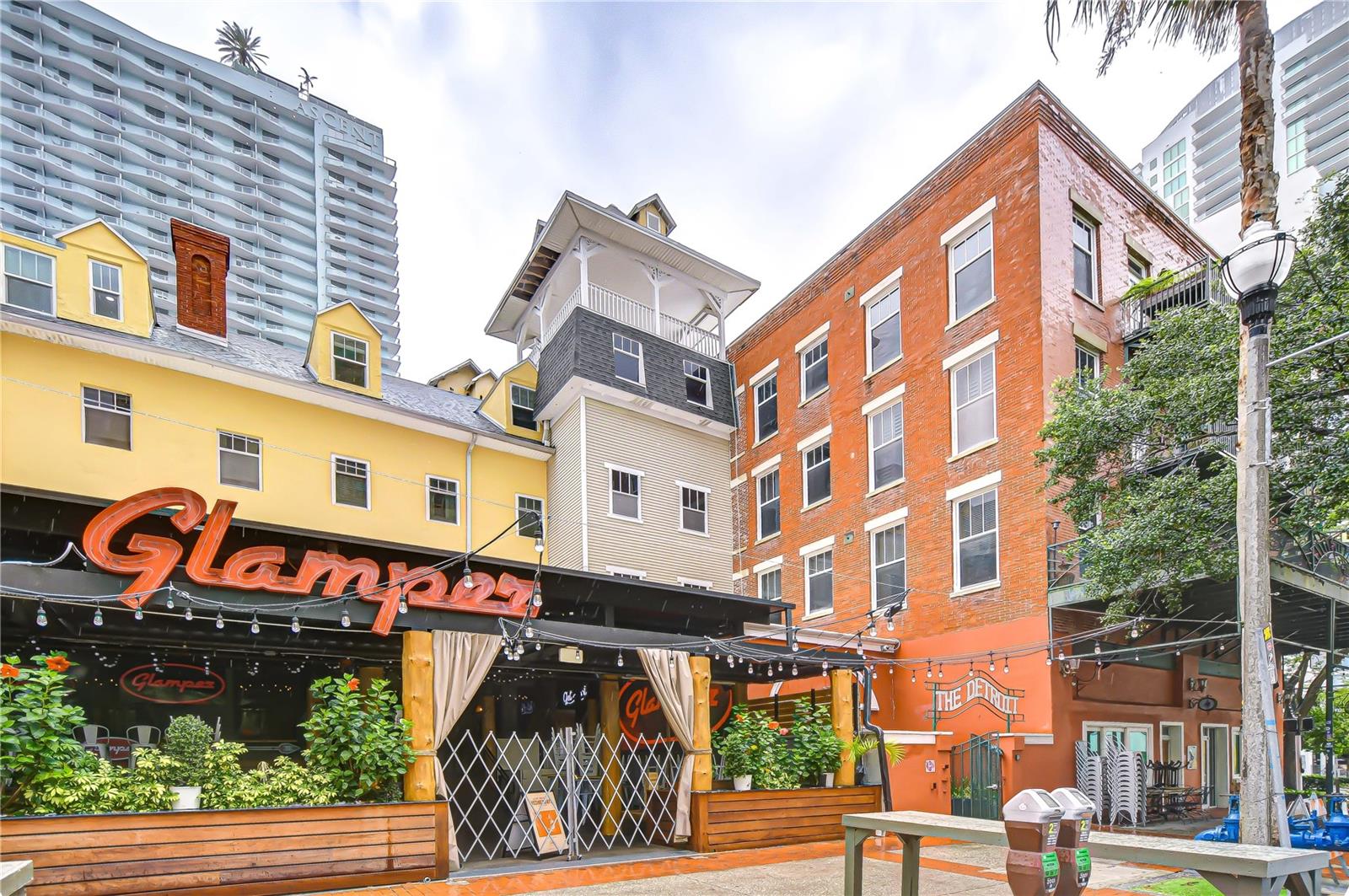 Hotel Detroit is in within the hustle and bustle of downtown St. Pete