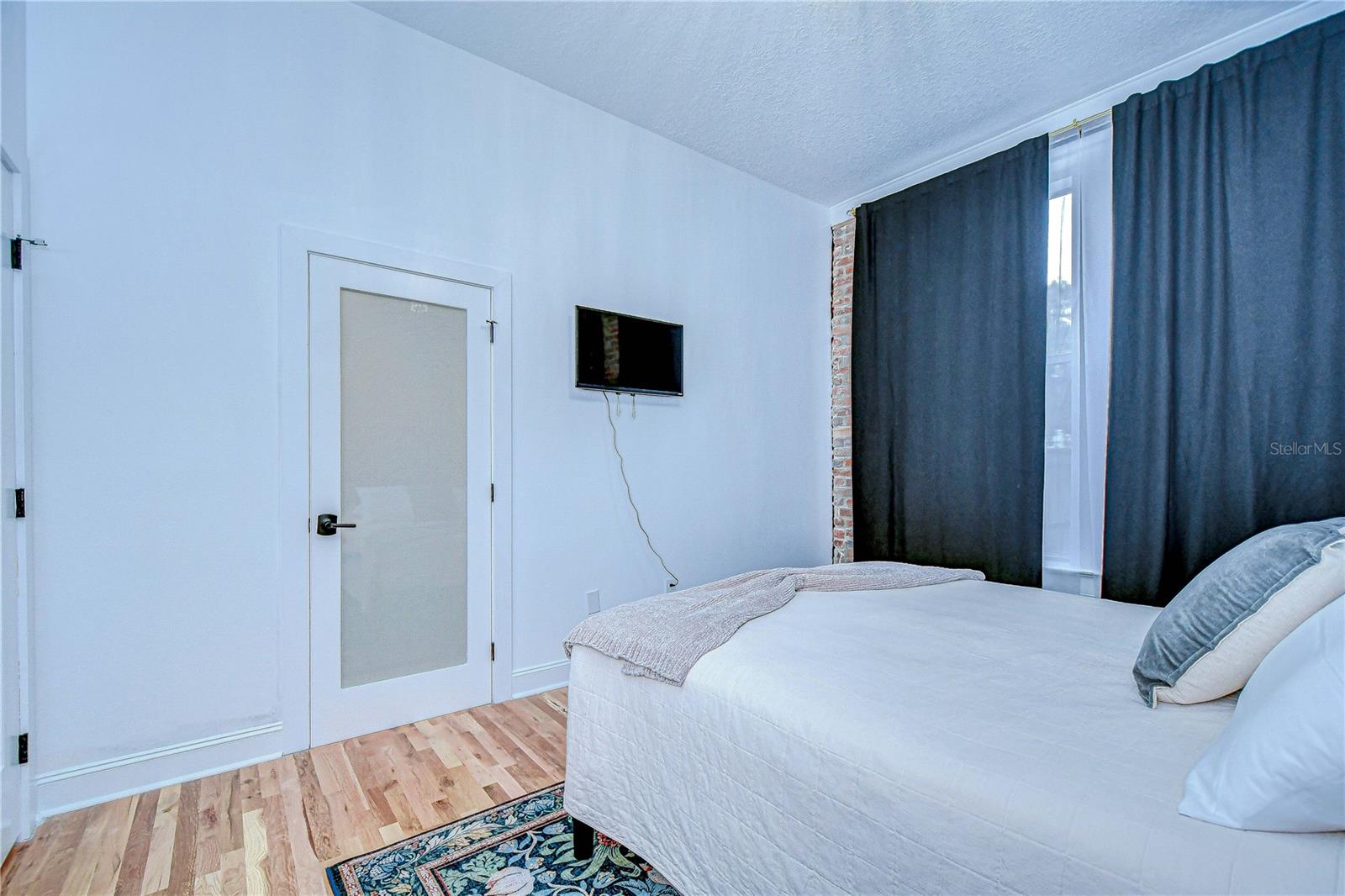Walk in closet
