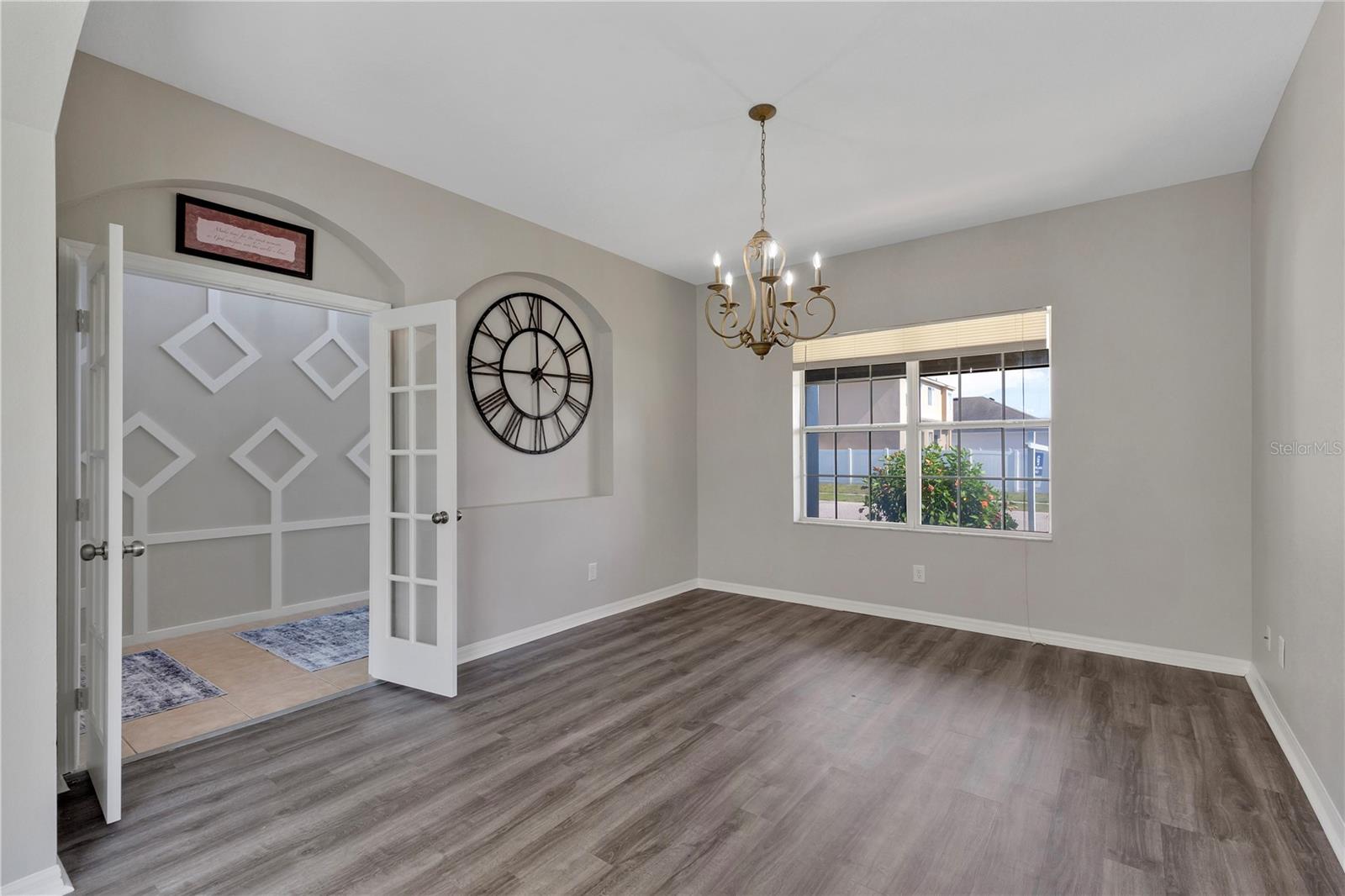 Living Room/ Office space