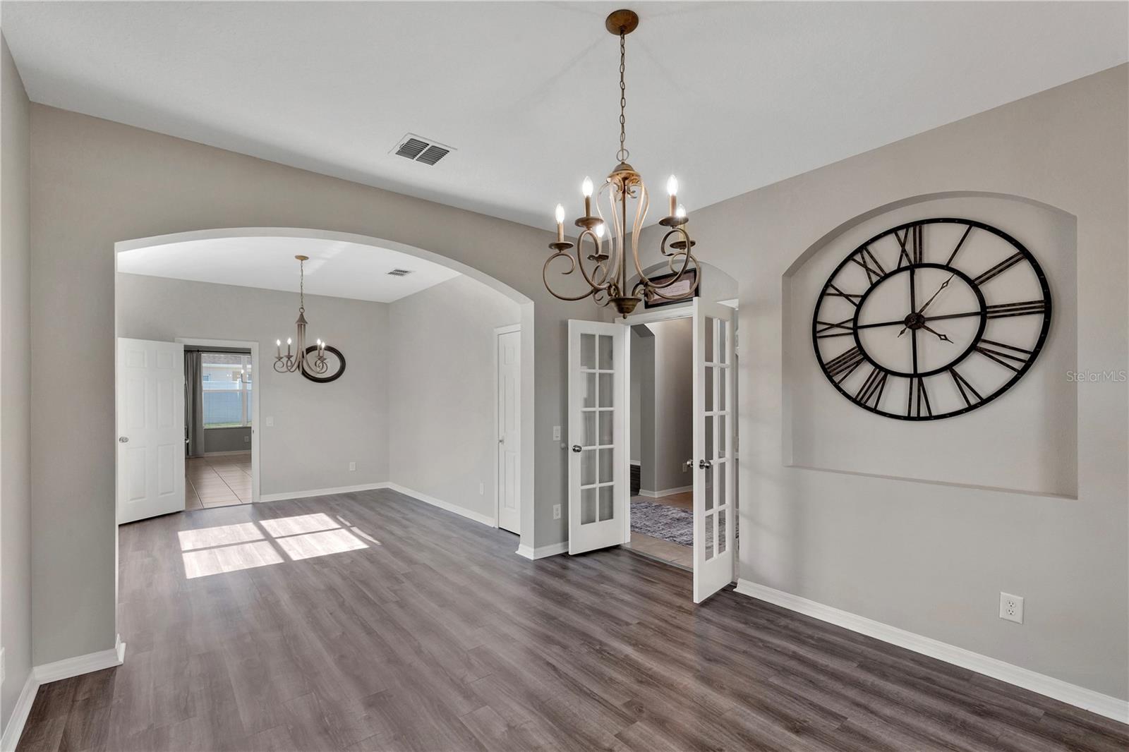5th bedroom or flex space with sitting area