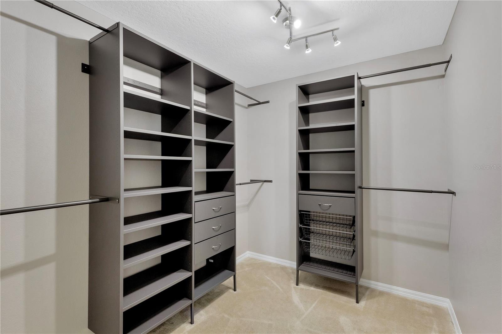 Owners Custom Closet
