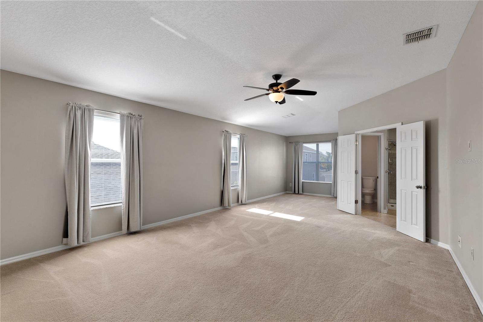 Owners Ensuite with sitting area