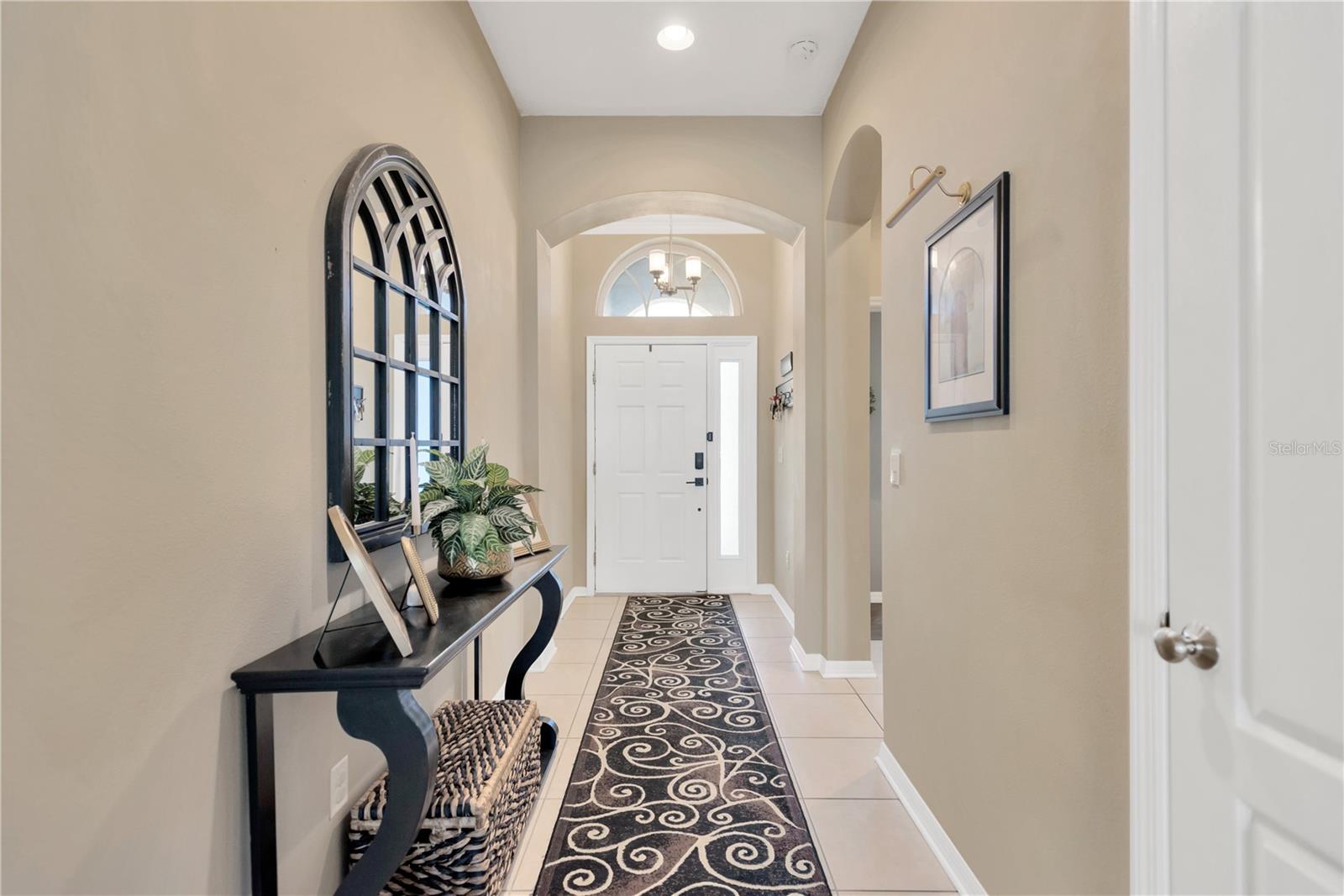 Be amazed by the grand Foyer entry and soaring ceilings.