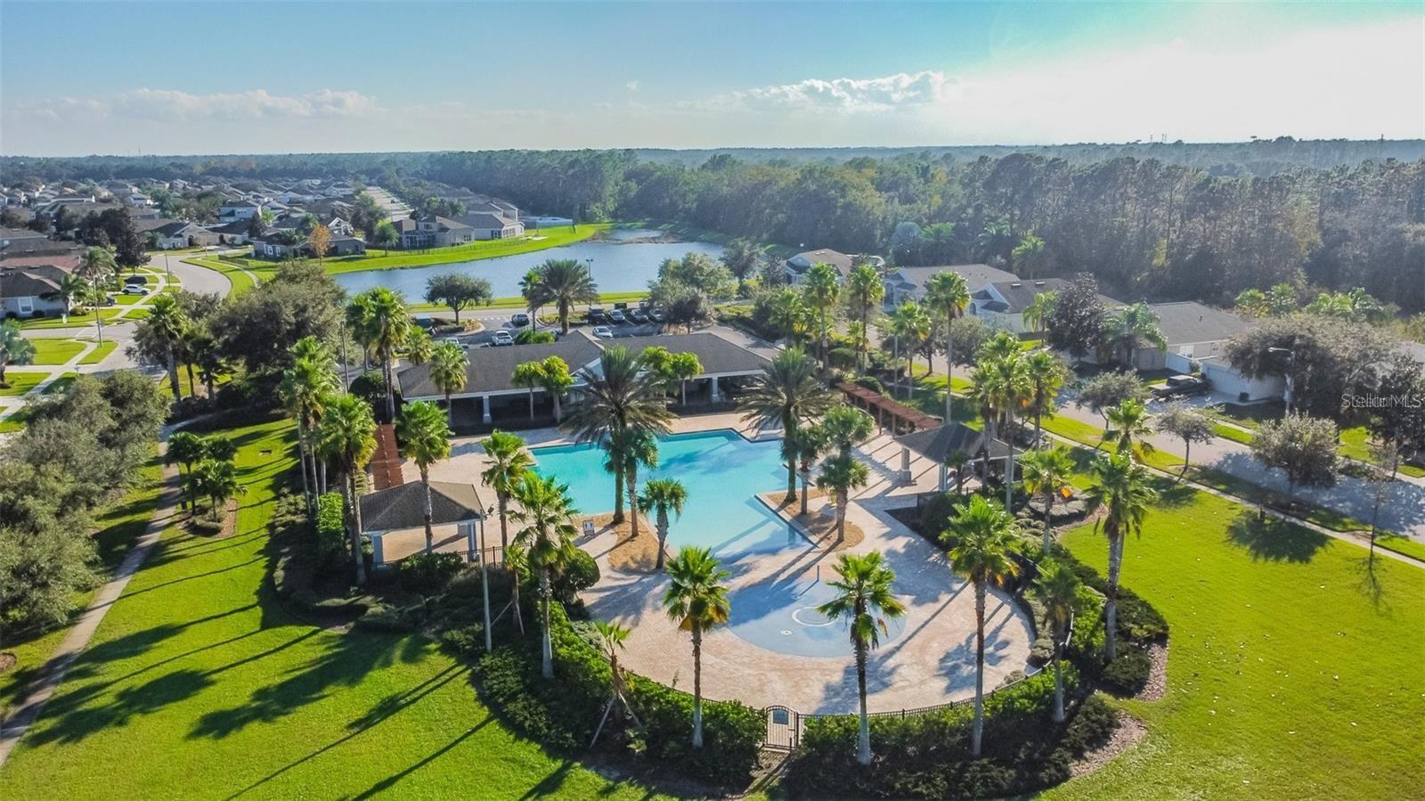 Palm Cove community amenities.