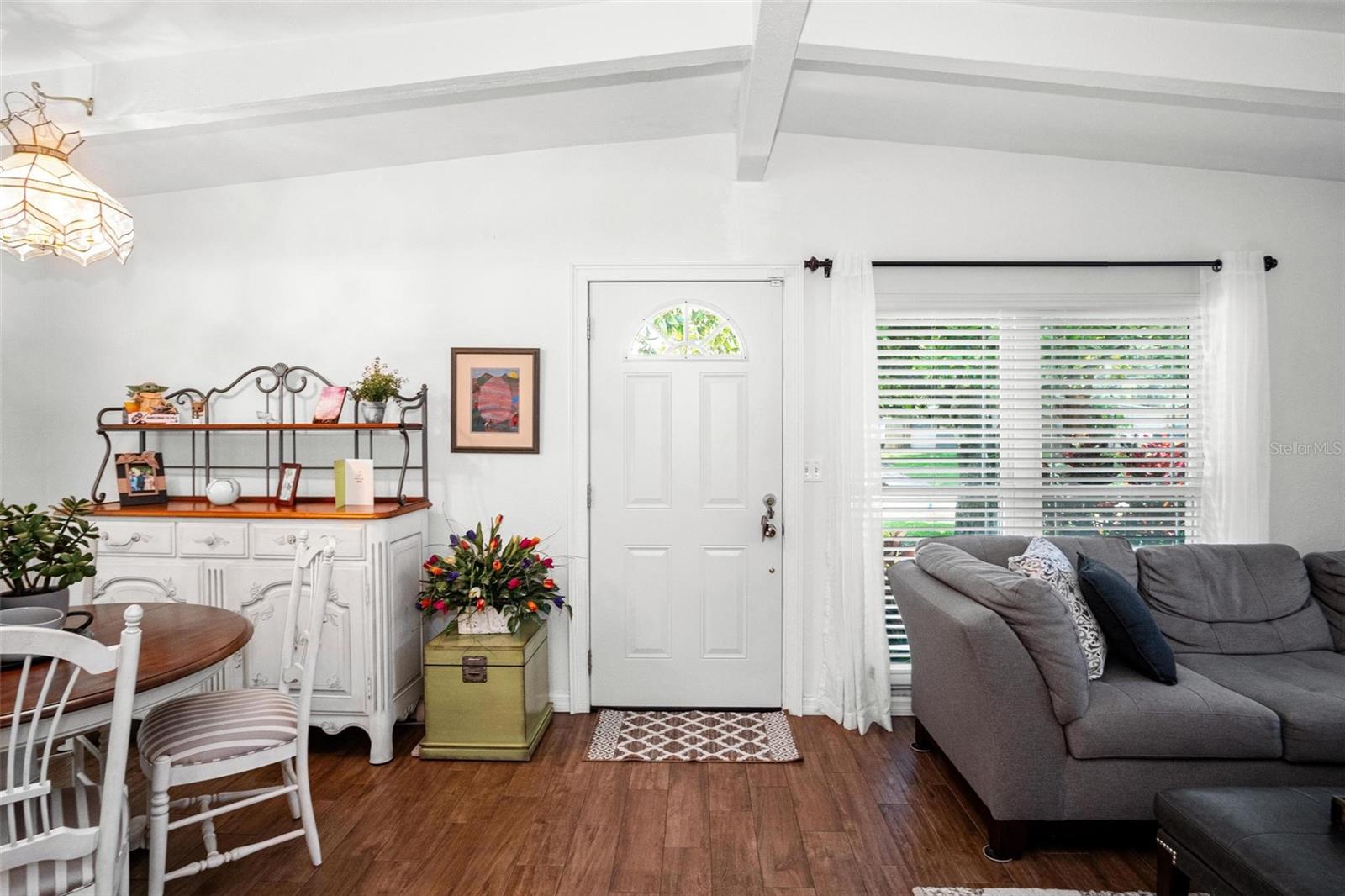 Entry way