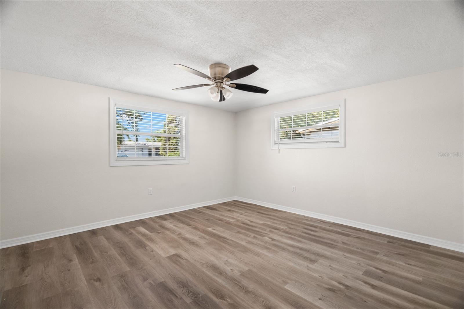 Premium Ceiling Fans w/Light Kit All Bedrooms